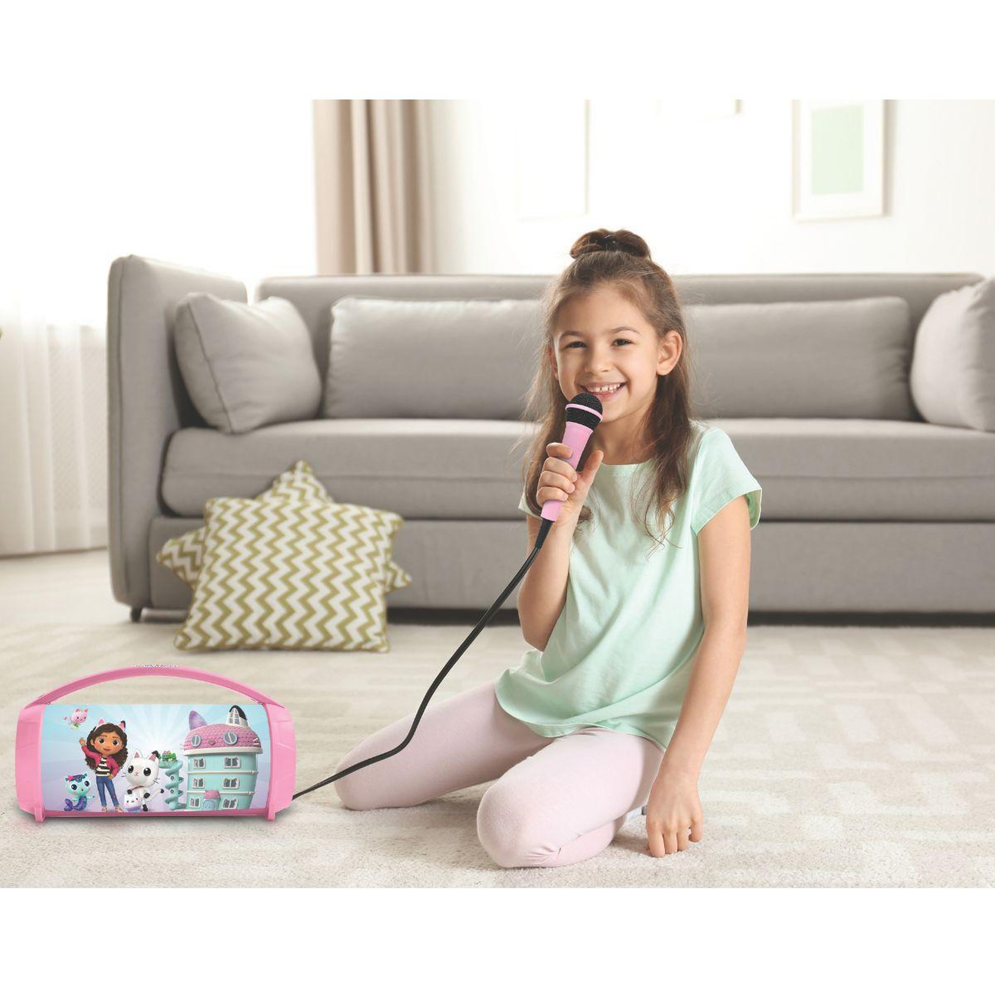 Voir la diapositive 4 : Lexibook Enceinte Bluetooth Lumineuse avec Micro Gabby et la Maison Magique
