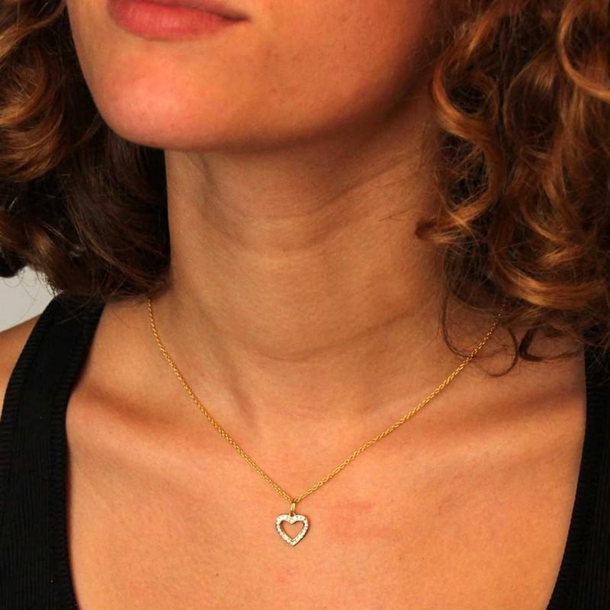 Voir la diapositive 2 : L'ATELIER D'AZUR Collier - Pendentif Or Jaune Coeur Serti de Zirconiums - Chaine Dorée Offerte