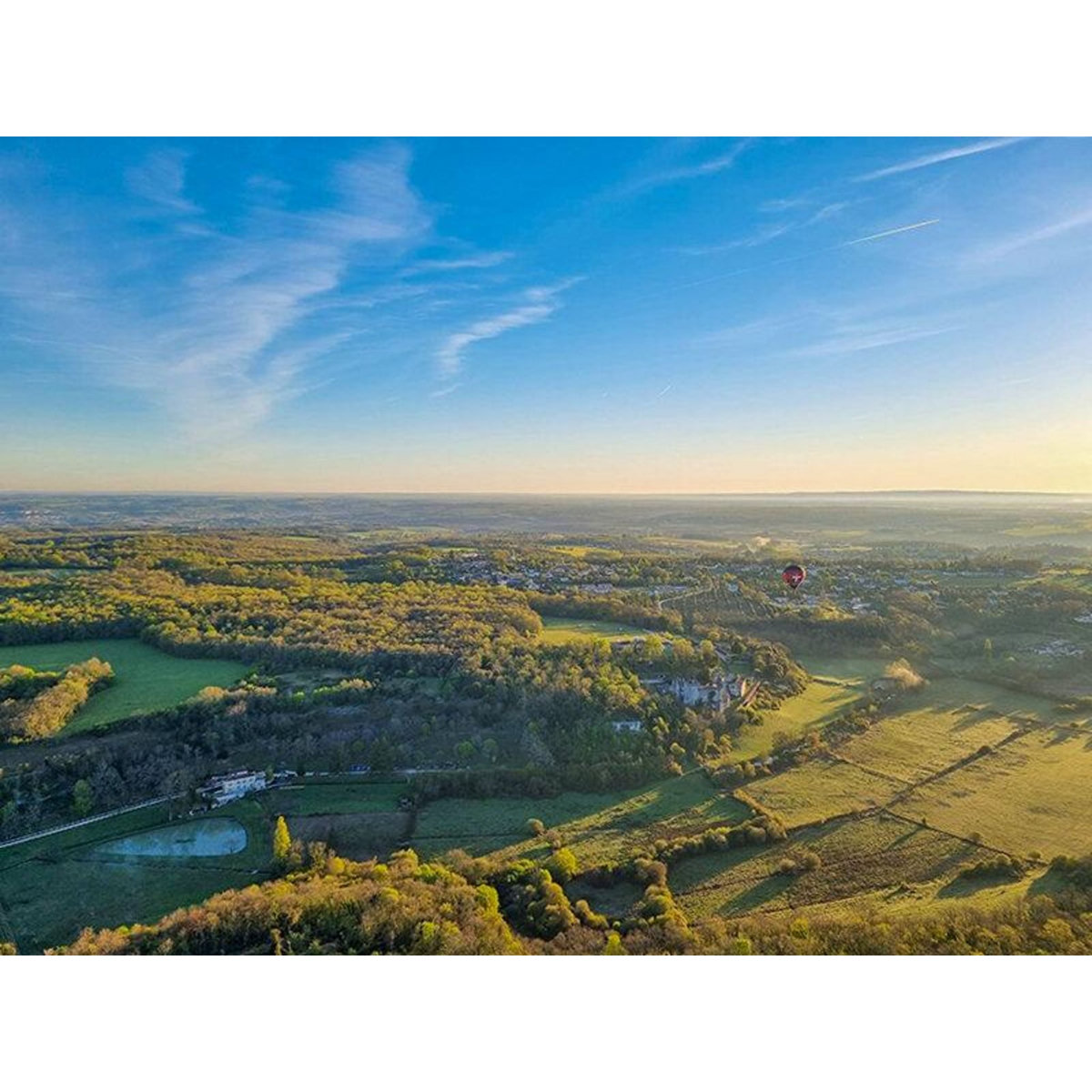 Smartbox Vol en montgolfière en Charente - Coffret Cadeau Sport & Aventure