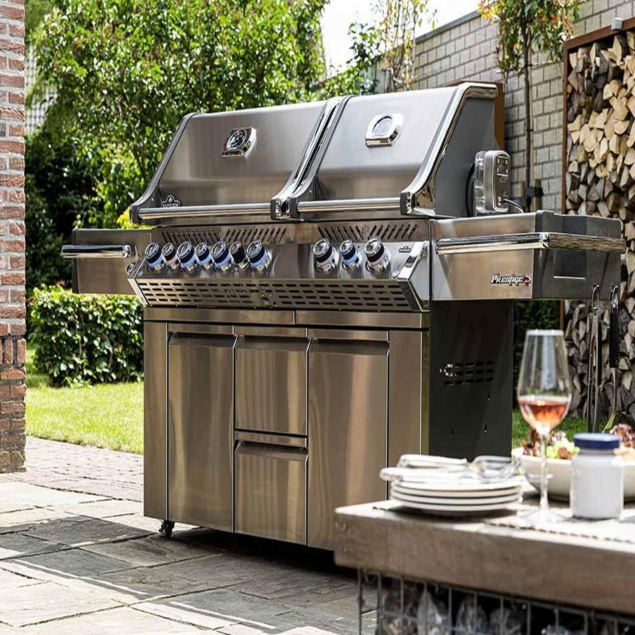 Voir la diapositive 2 : NAPOLEON Barbecue à gaz prestige pro 825 rsib - napoleon