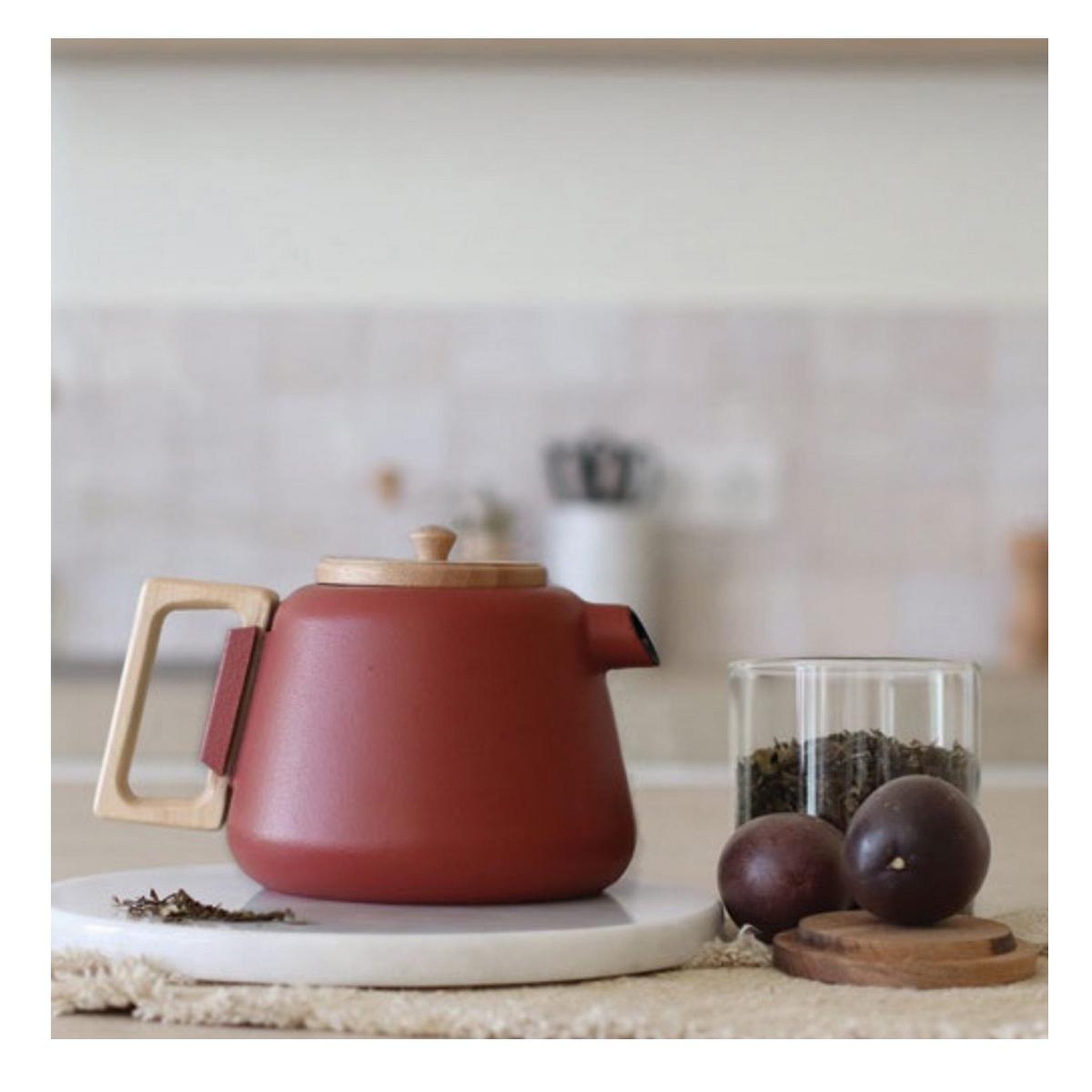 Voir la diapositive 2 : OGO LIVING Théière en fonte 1l paprika - 7912175
