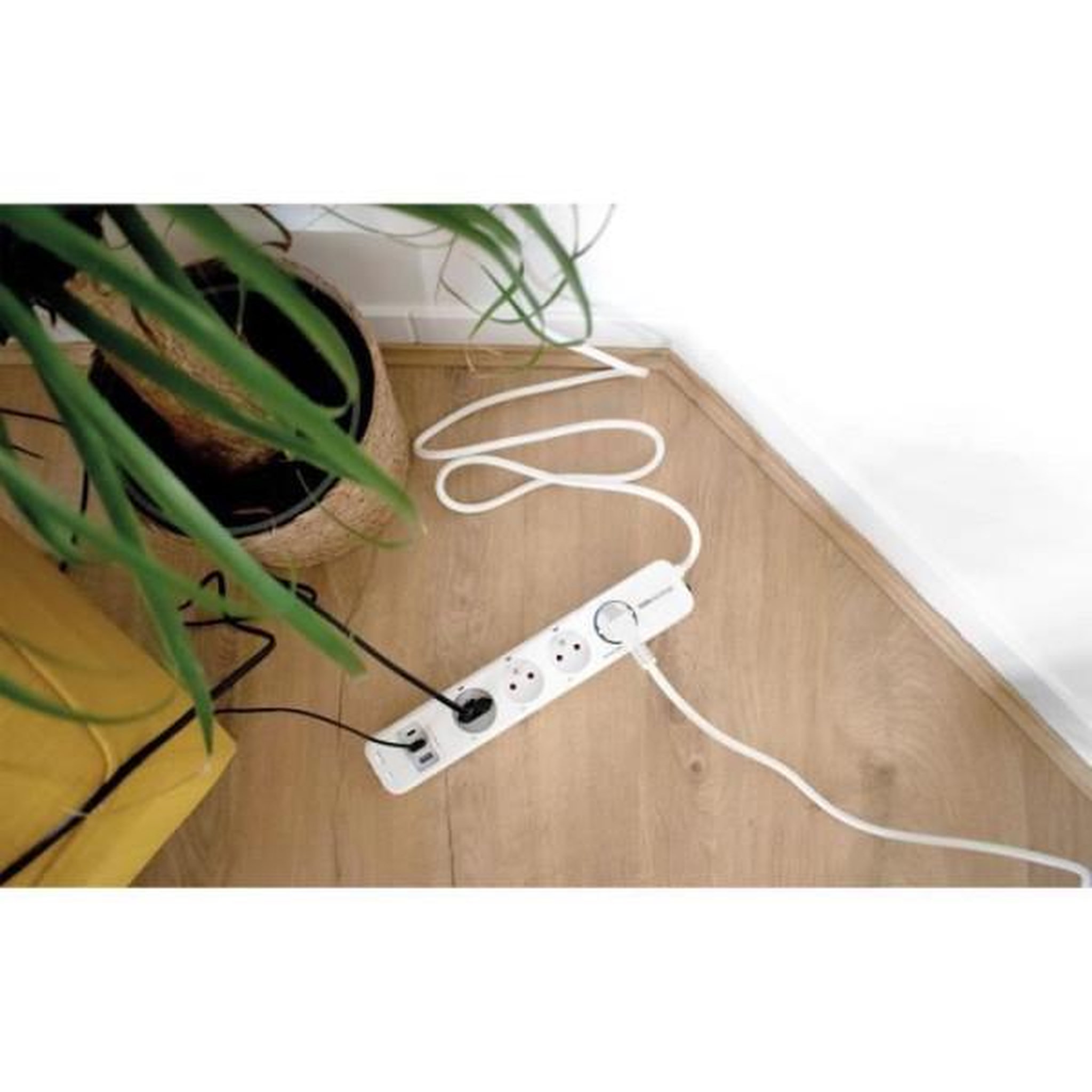 Voir la diapositive 4 : SCS SENTINEL Multiprise connectée - smartplug strip - scs sentinel