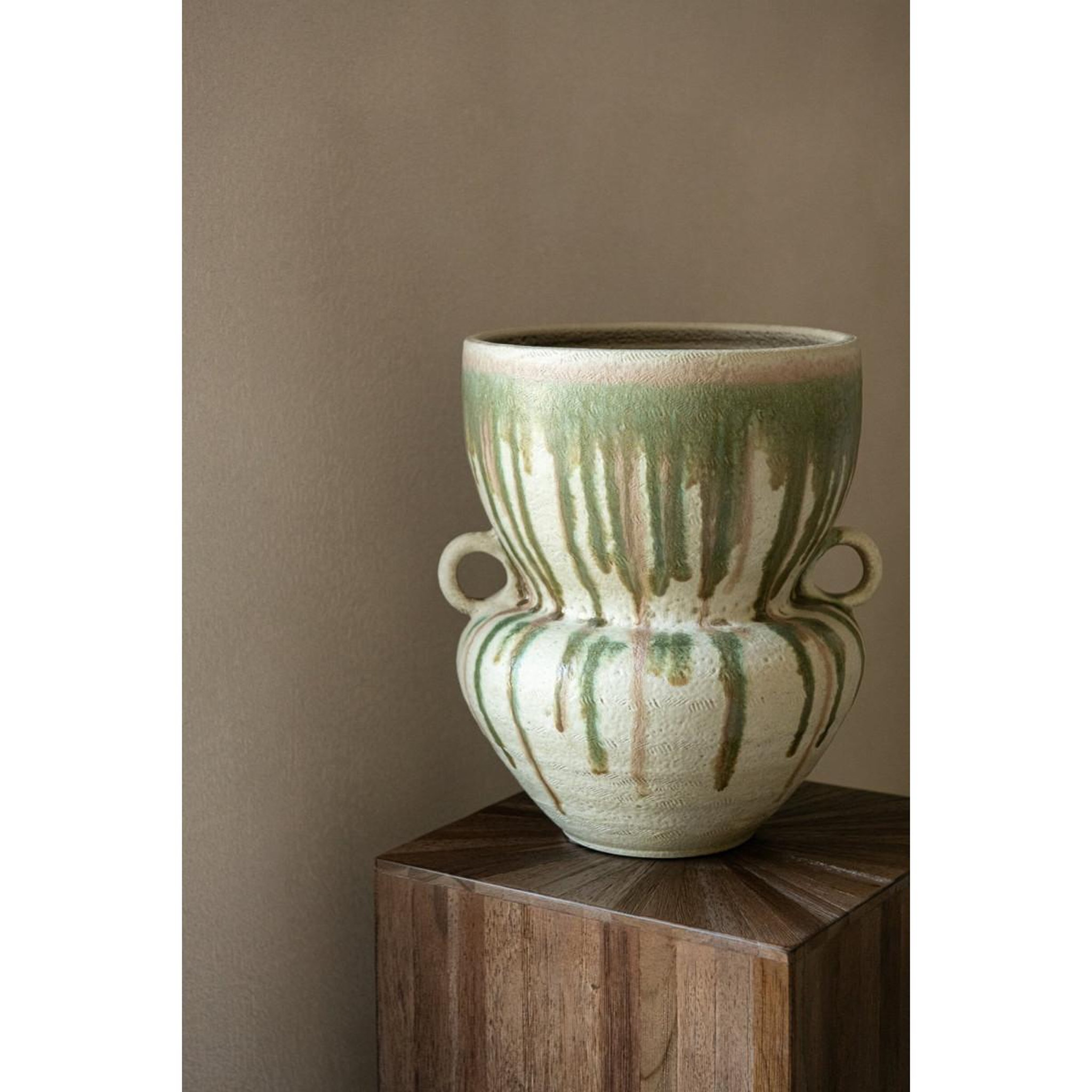 Voir la diapositive 3 : J-LINE Vase en céramique  oliveto  35cm beige & vert