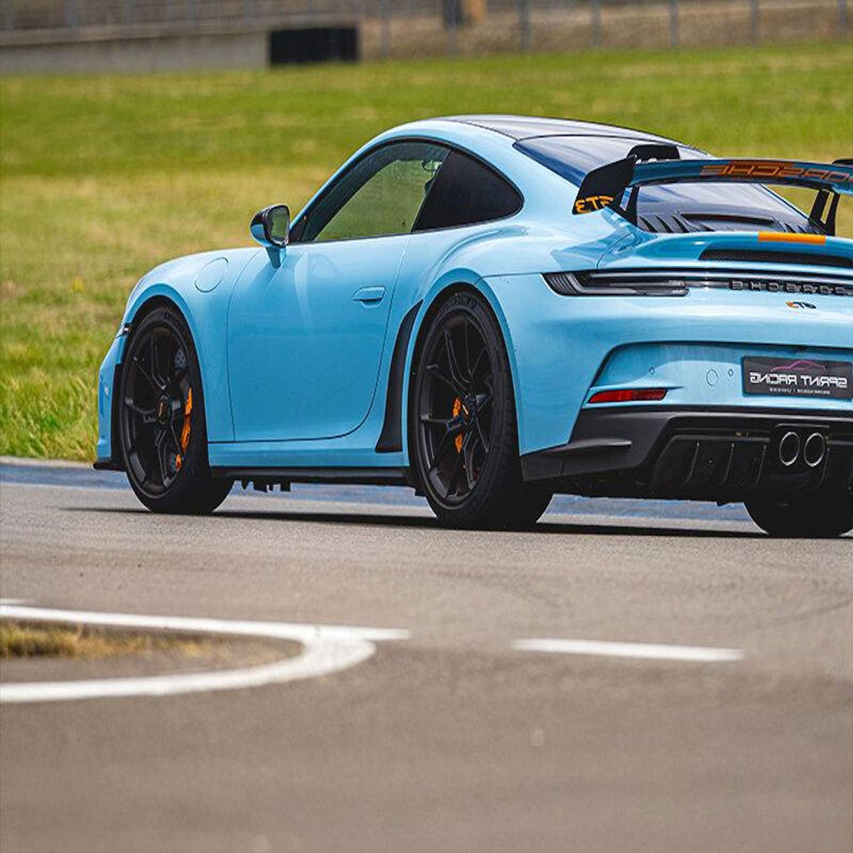 Smartbox Stage de pilotage : 3 tours en Porsche 992 GT3 sur le circuit de Saint-Laurent-de-Mure - Coffret Cadeau Sport & Aventure