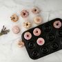 Voir la diapositive 2 : DR.OETKER Moule donut et bagel 12 empreintes 26,5 x 38,5 cm Dr. Oetker Tradition