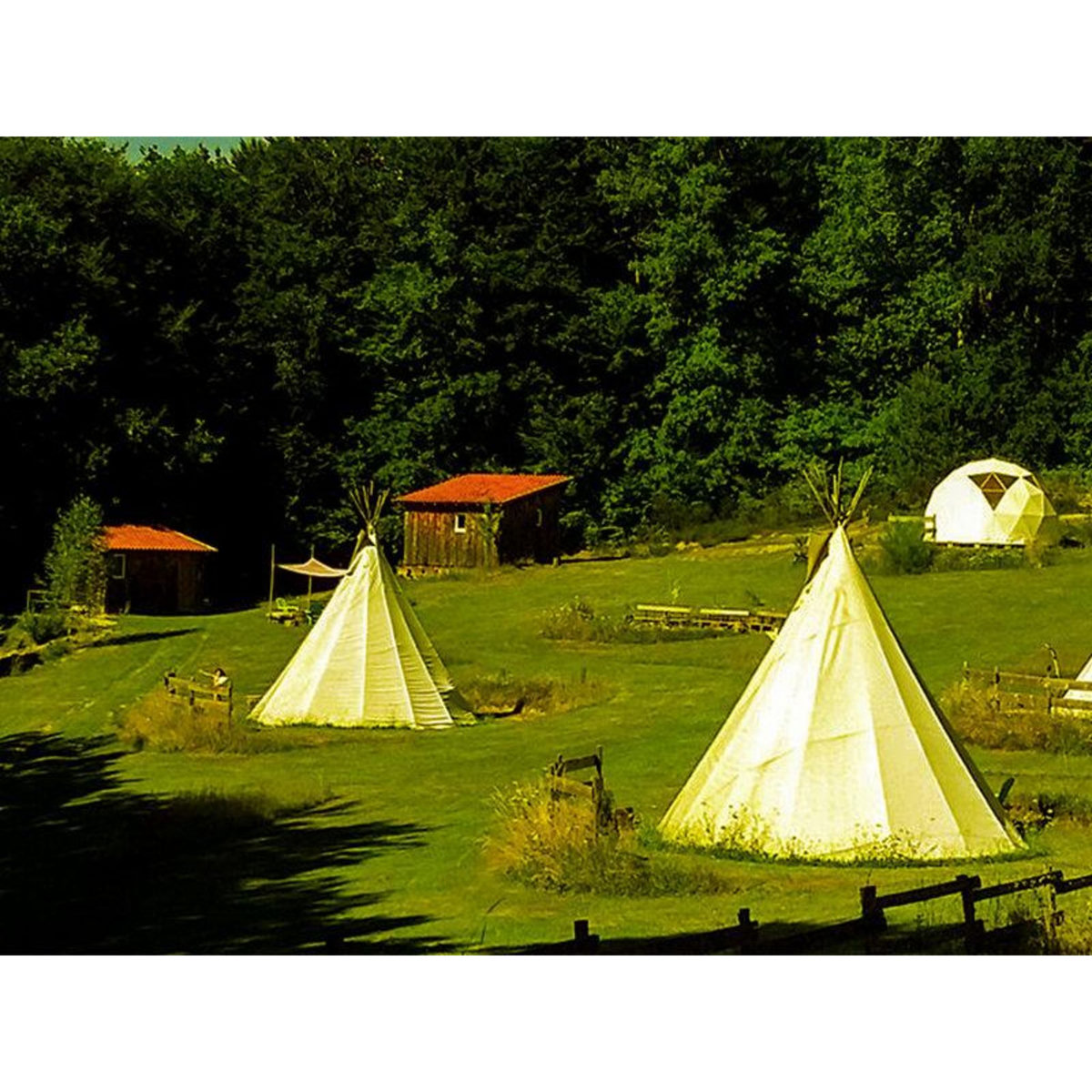 Smartbox 2 jours insolites en roulotte avec dîner près d'Aurillac - Coffret Cadeau Séjour