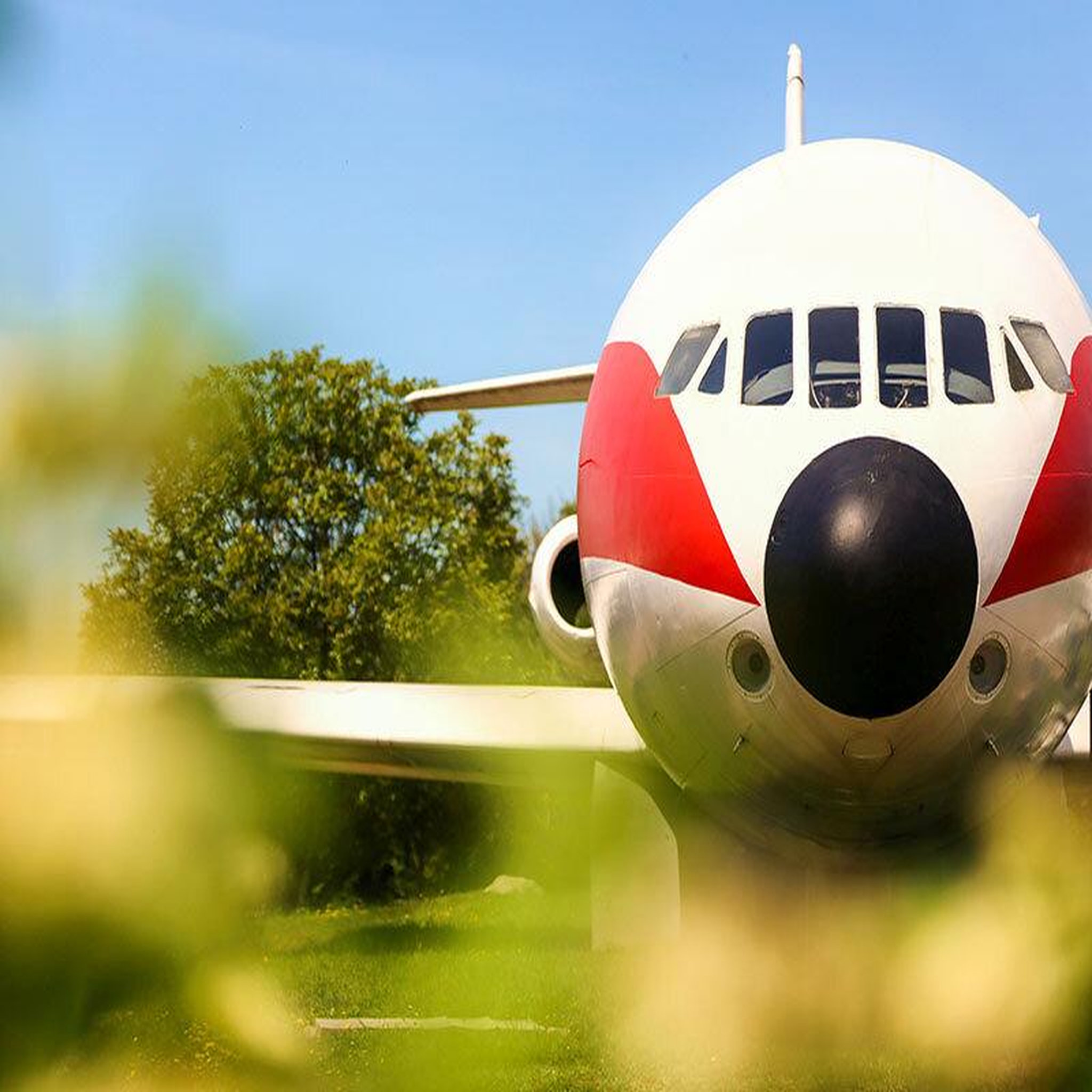 Voir la diapositive 3 : Smartbox 2 jours insolites en famille dans un avion caravelle près d'épinal - coffret cadeau séjour