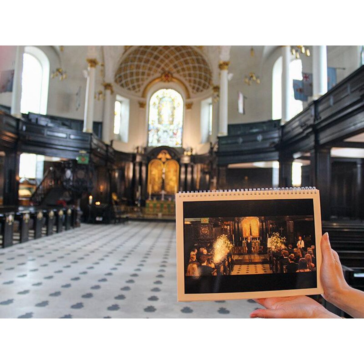 Smartbox Visite guidée de 2h30 à la découverte des lieux de tournage des films Bridget Jones® à Londres pour 2 - Coffret Cadeau Multi-thèmes