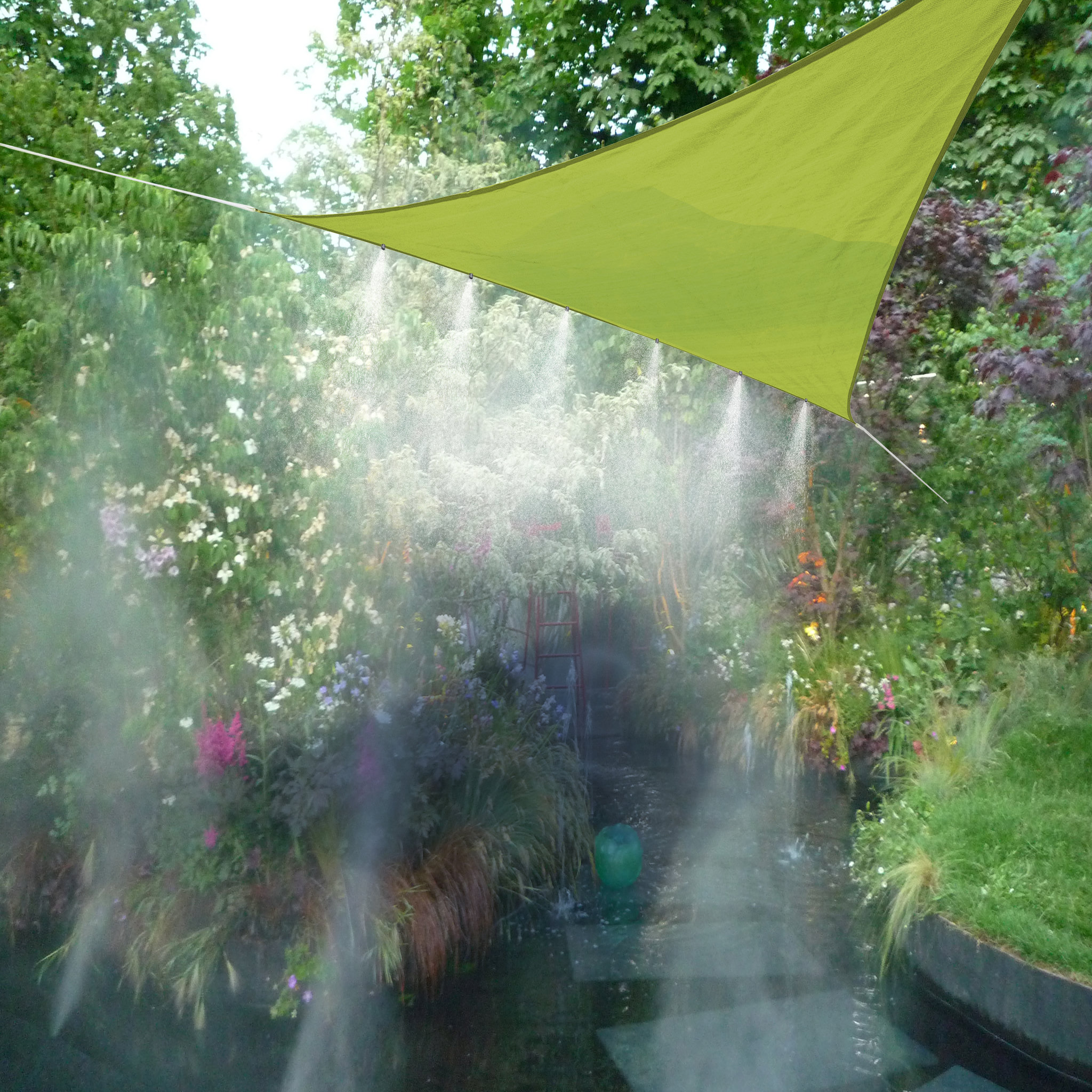 JARDILINE Voile d'ombrage traingulaire 3m60 avec brumisateur 6 buses vert