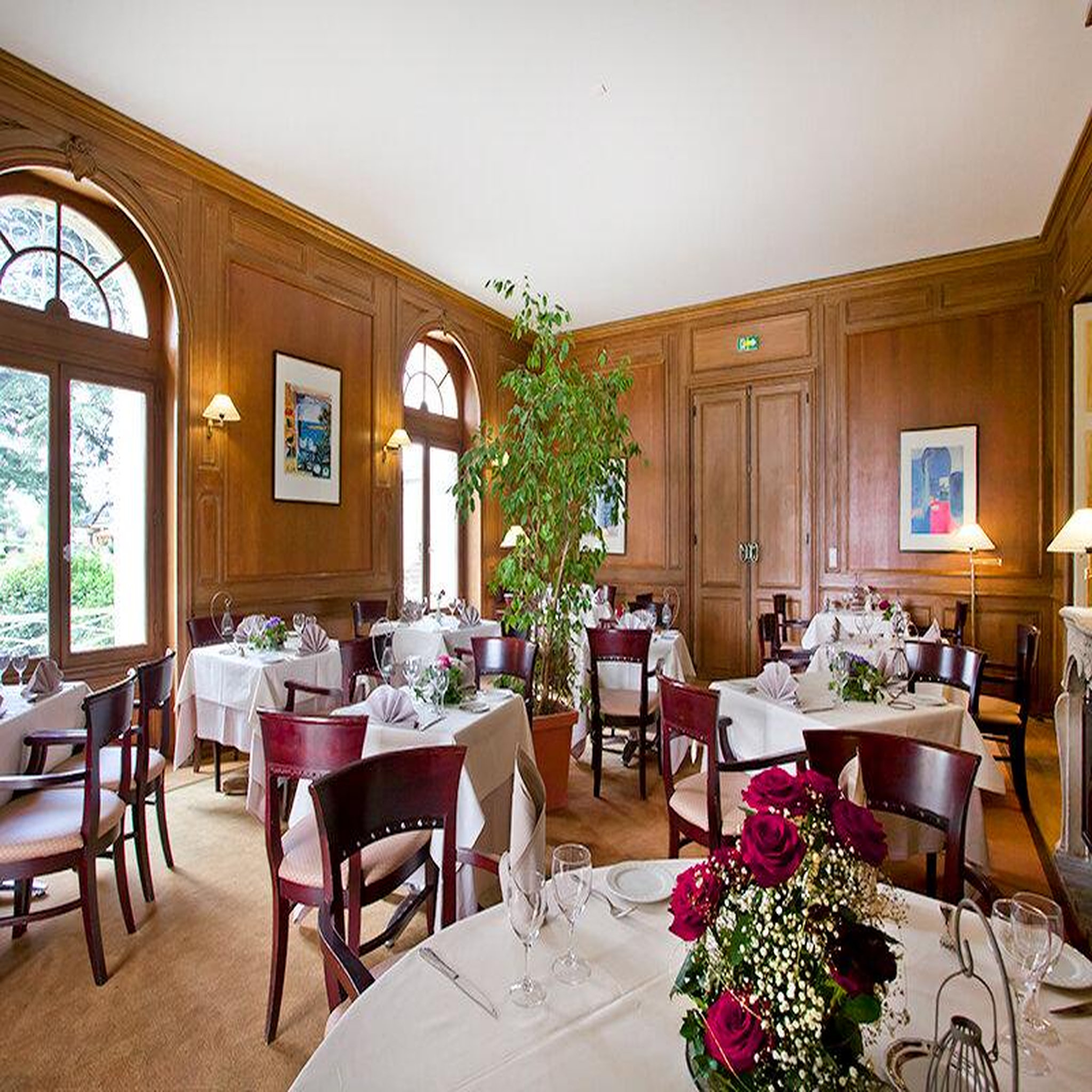 Voir la diapositive 3 : Smartbox 3 jours avec dîner et accès bien-être dans un manoir près de poitiers - coffret cadeau séjour