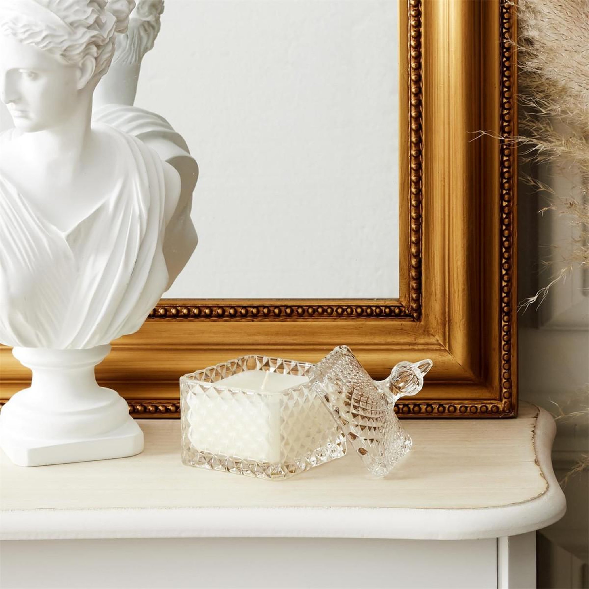 Voir la diapositive 3 : The Home Deco Factory Bougie parfumée déco  ciselé  140g magnolia