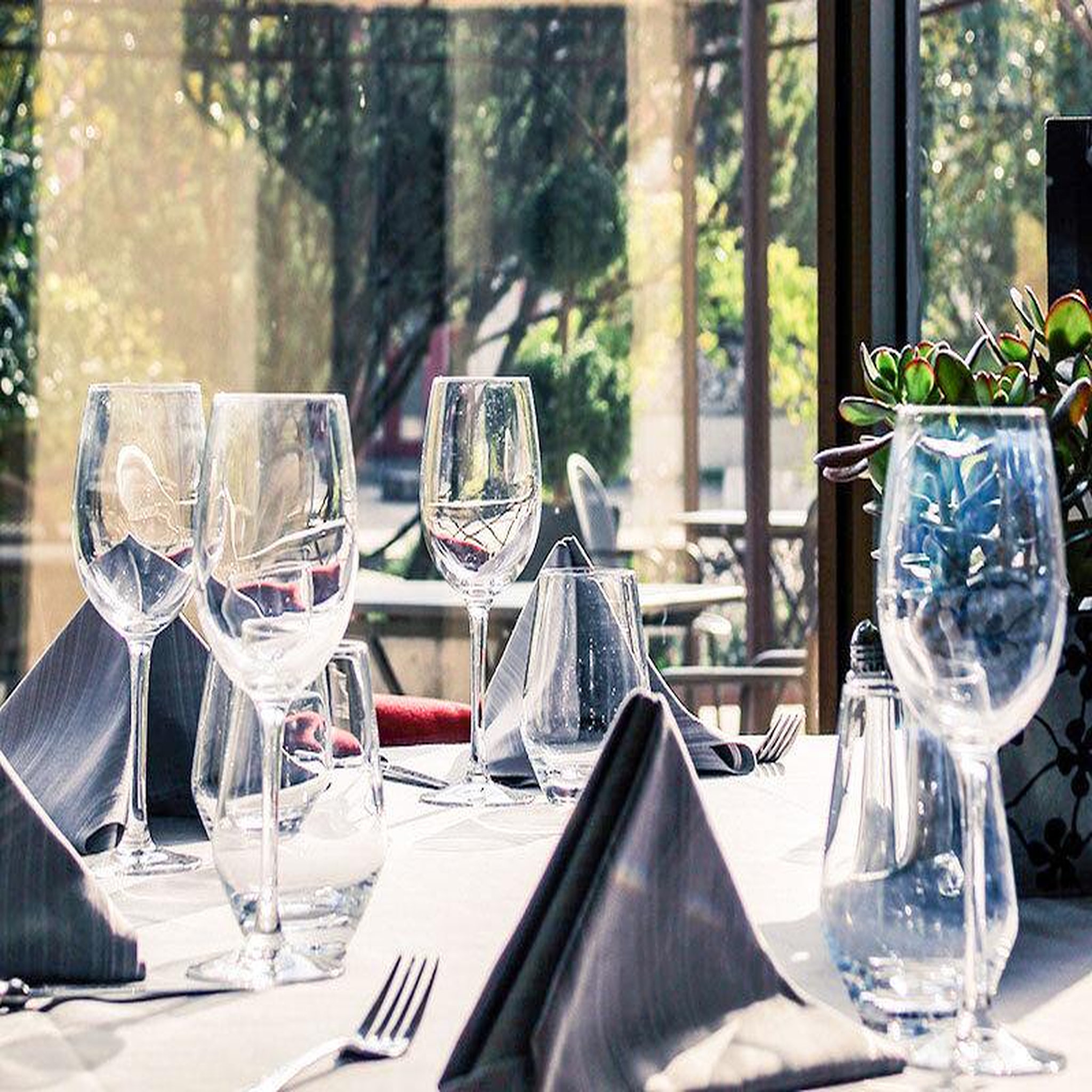 Voir la diapositive 4 : Smartbox Escapade avec dîner et spa à l'hôtel Mercure 4* Tours Sud - Coffret Cadeau Séjour