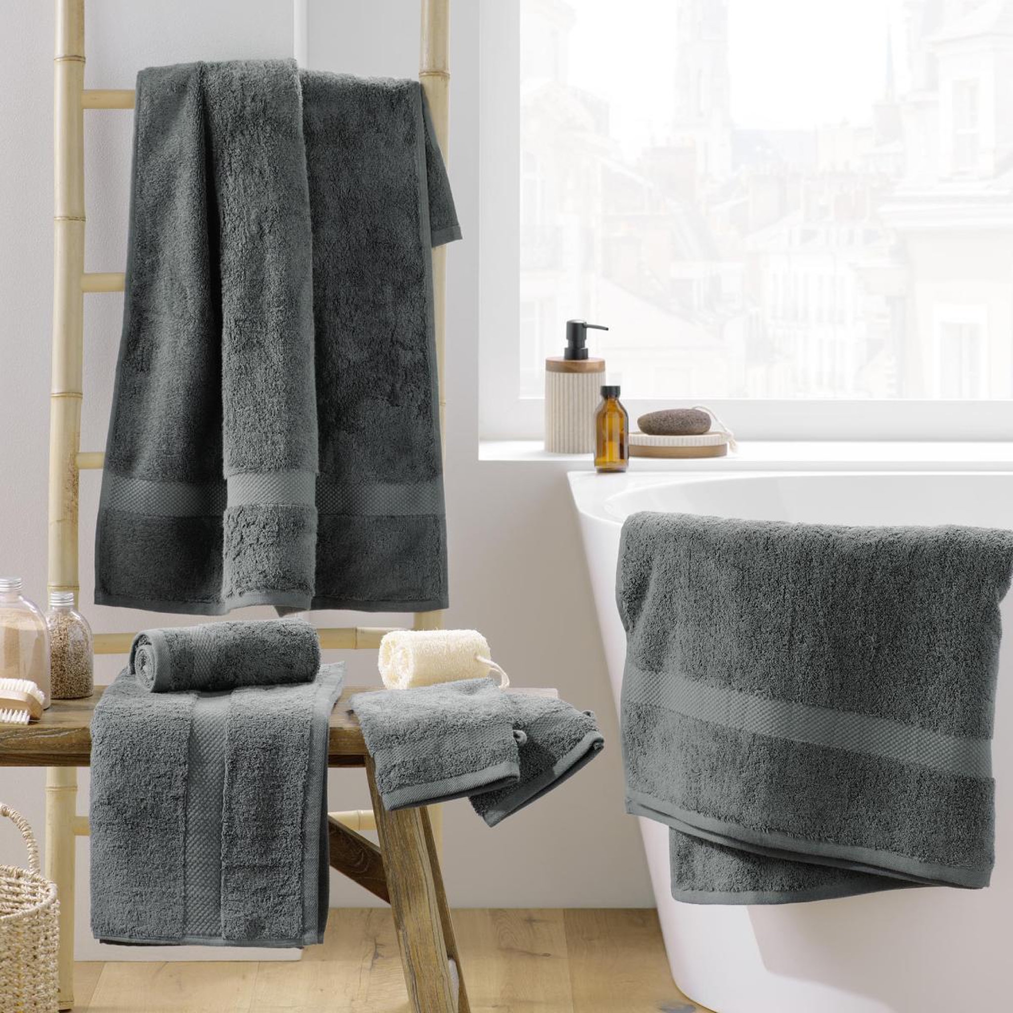 Voir la diapositive 4 : Douceur d'Intérieur Drap de douche  elegance  70x130cm anthracite
