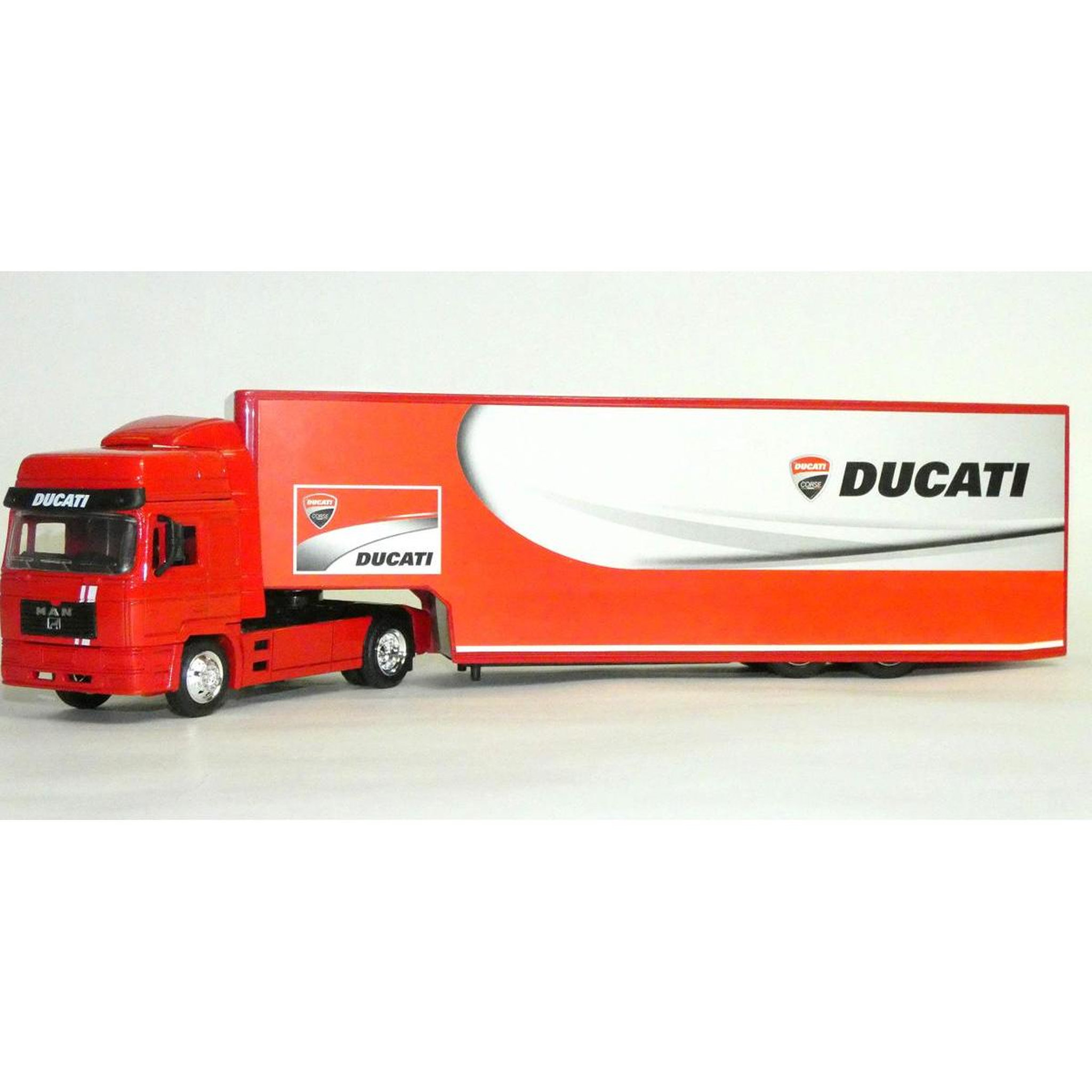Voir la diapositive 2 : New Ray Camion Ducati Moto GP TEAM 1/43°