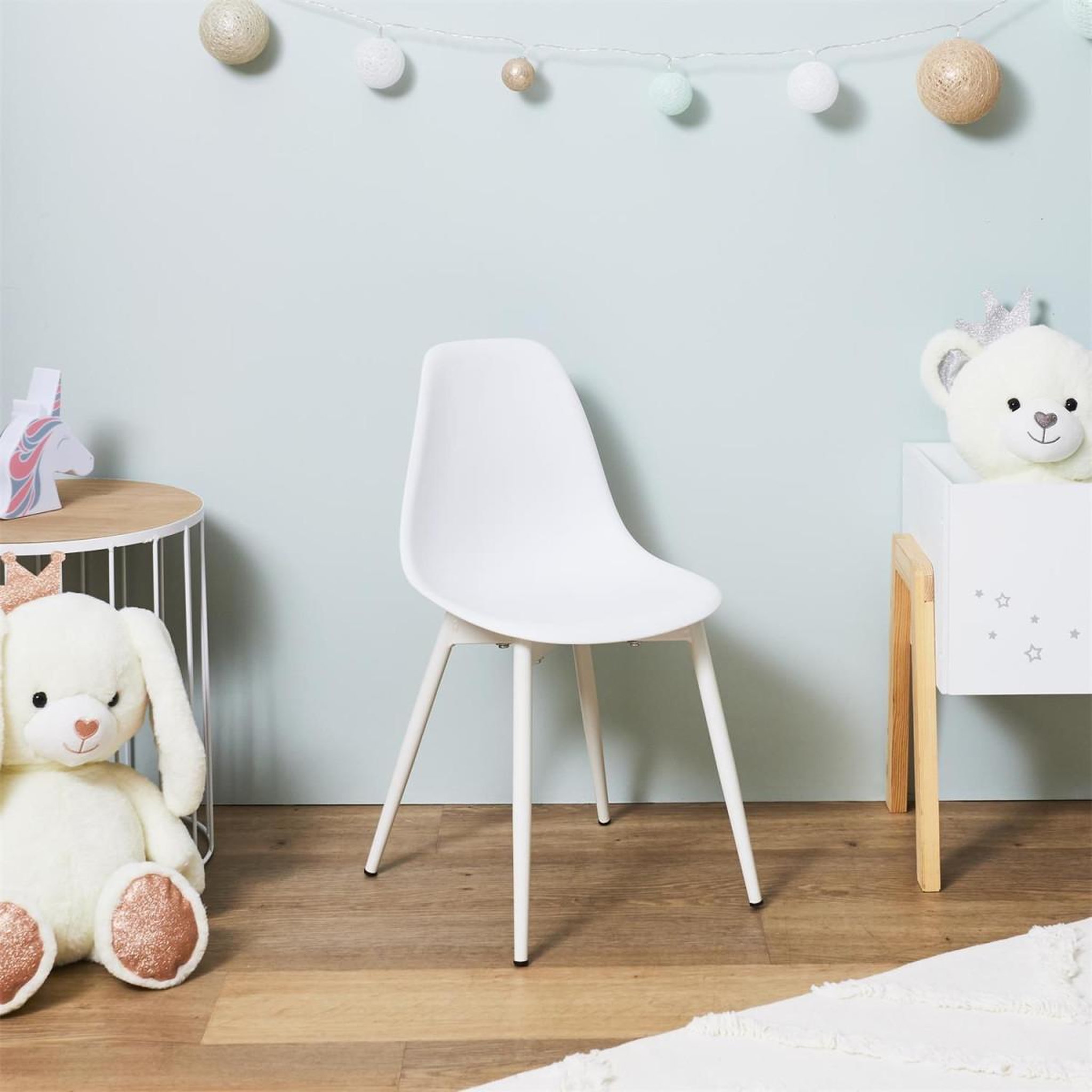 Voir la diapositive 6 : HOME DECO KIDS Chaise enfant design  lina  58cm blanc