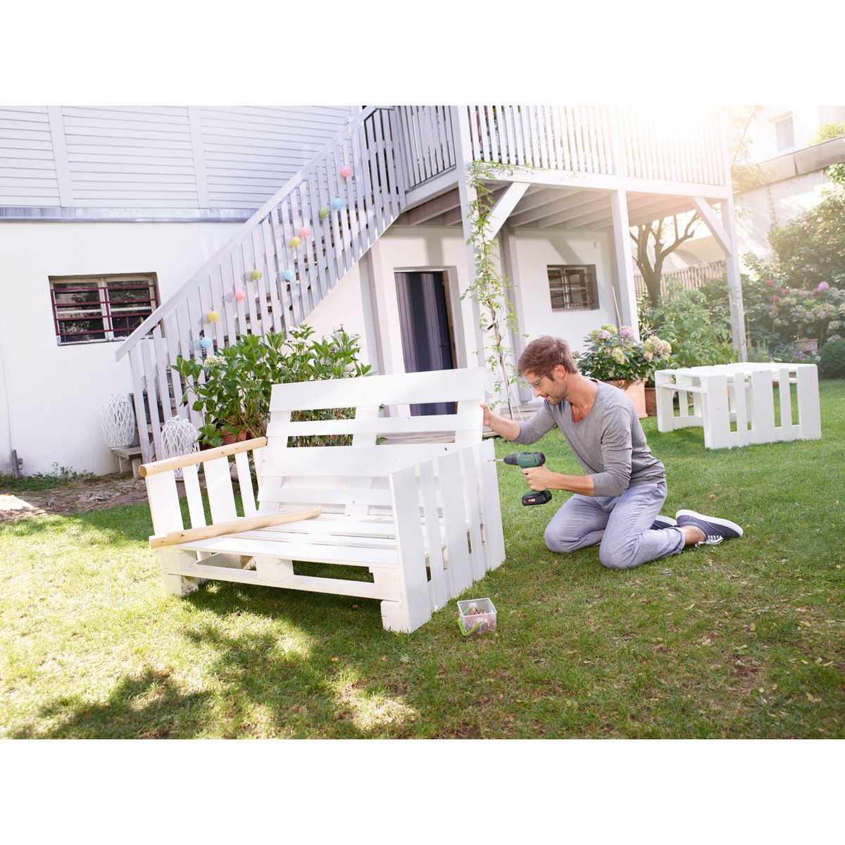 BOSCH Perceuse sans fil 18V UniversalDrill - 2 batteries 1.5 Ah