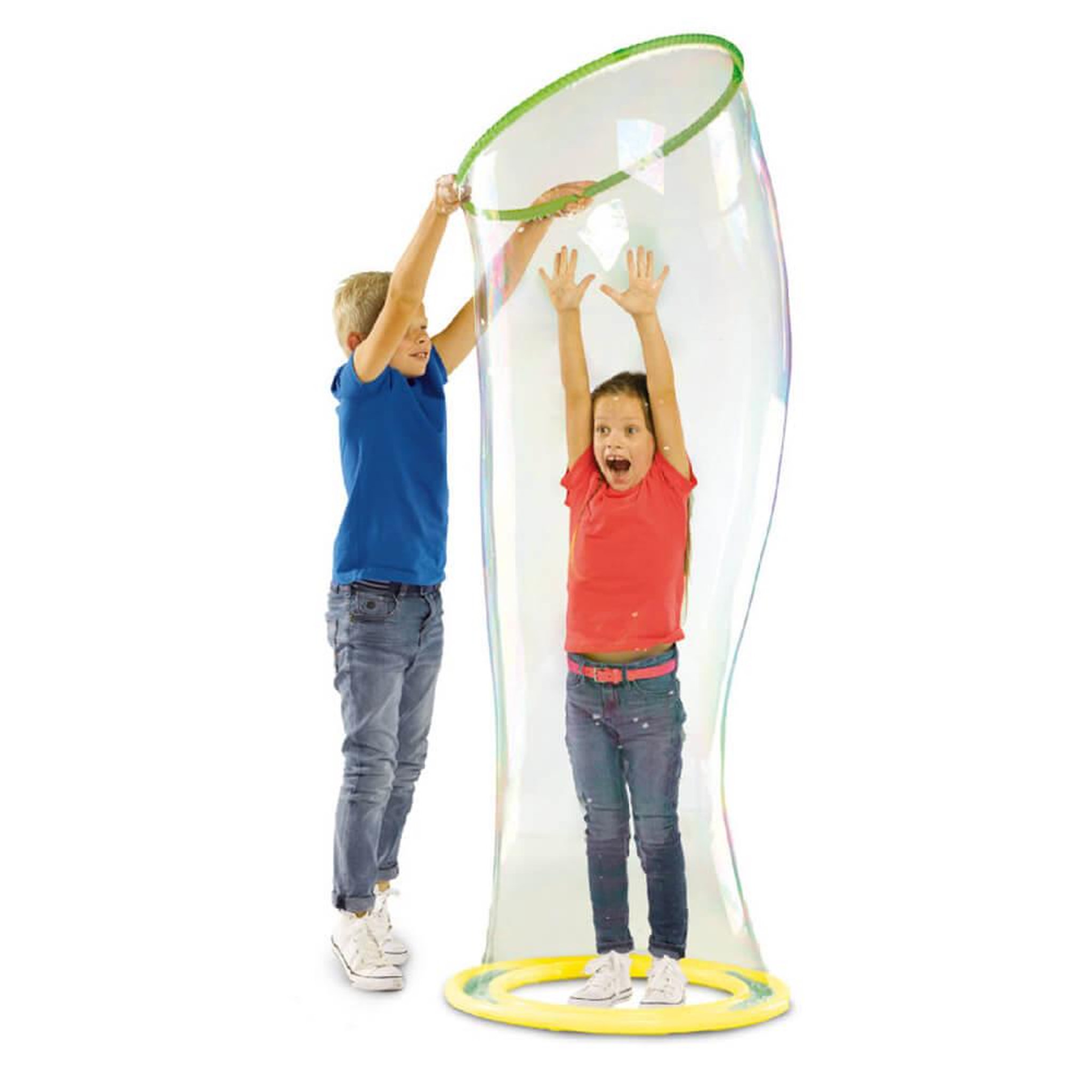 Voir la diapositive 2 : SES Creative Debout dans une bulle géante