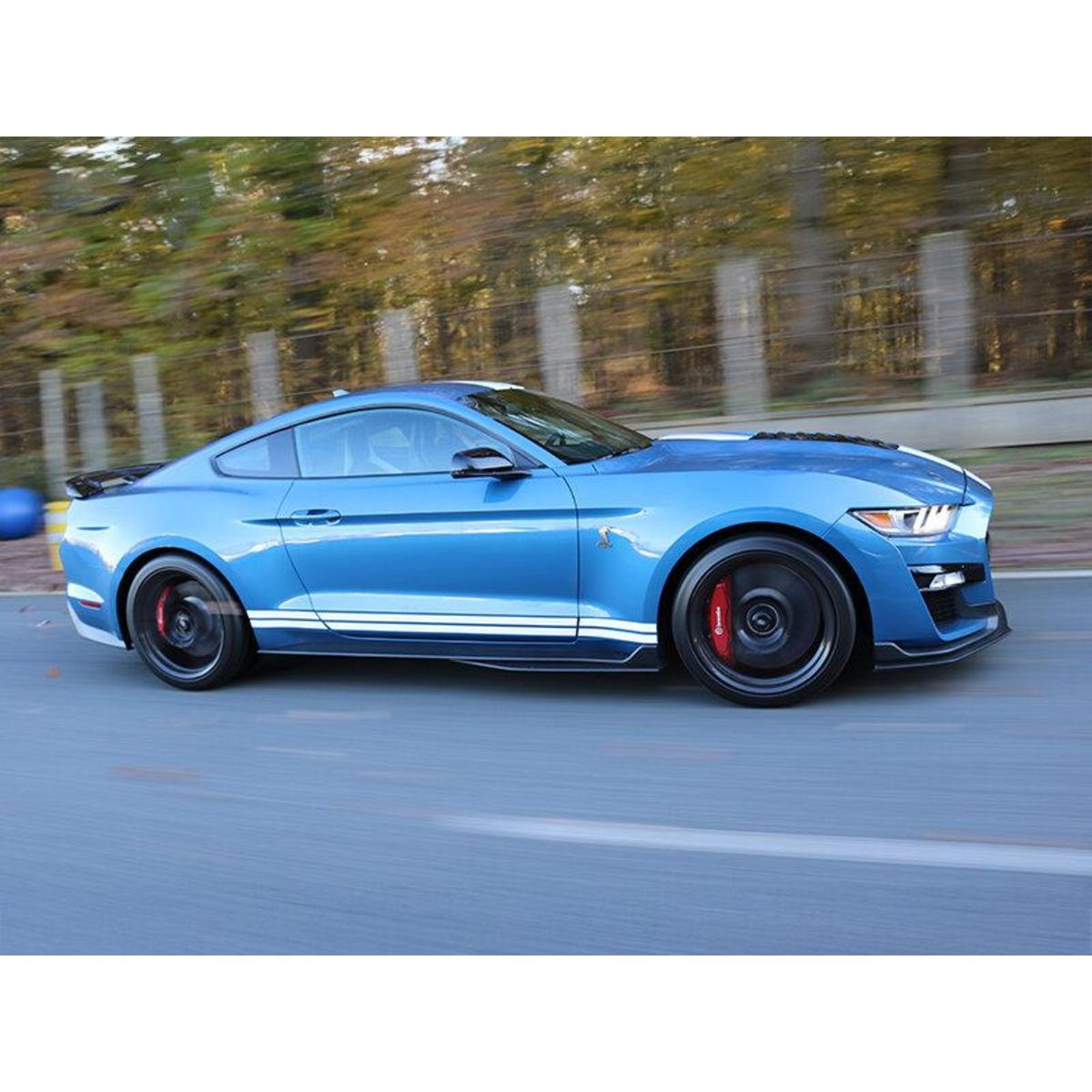 Smartbox Stage de pilotage : 2 à 3 tours au volant d'une voiture de course sur le circuit du Bourbonnais - Coffret Cadeau Sport & Aventure