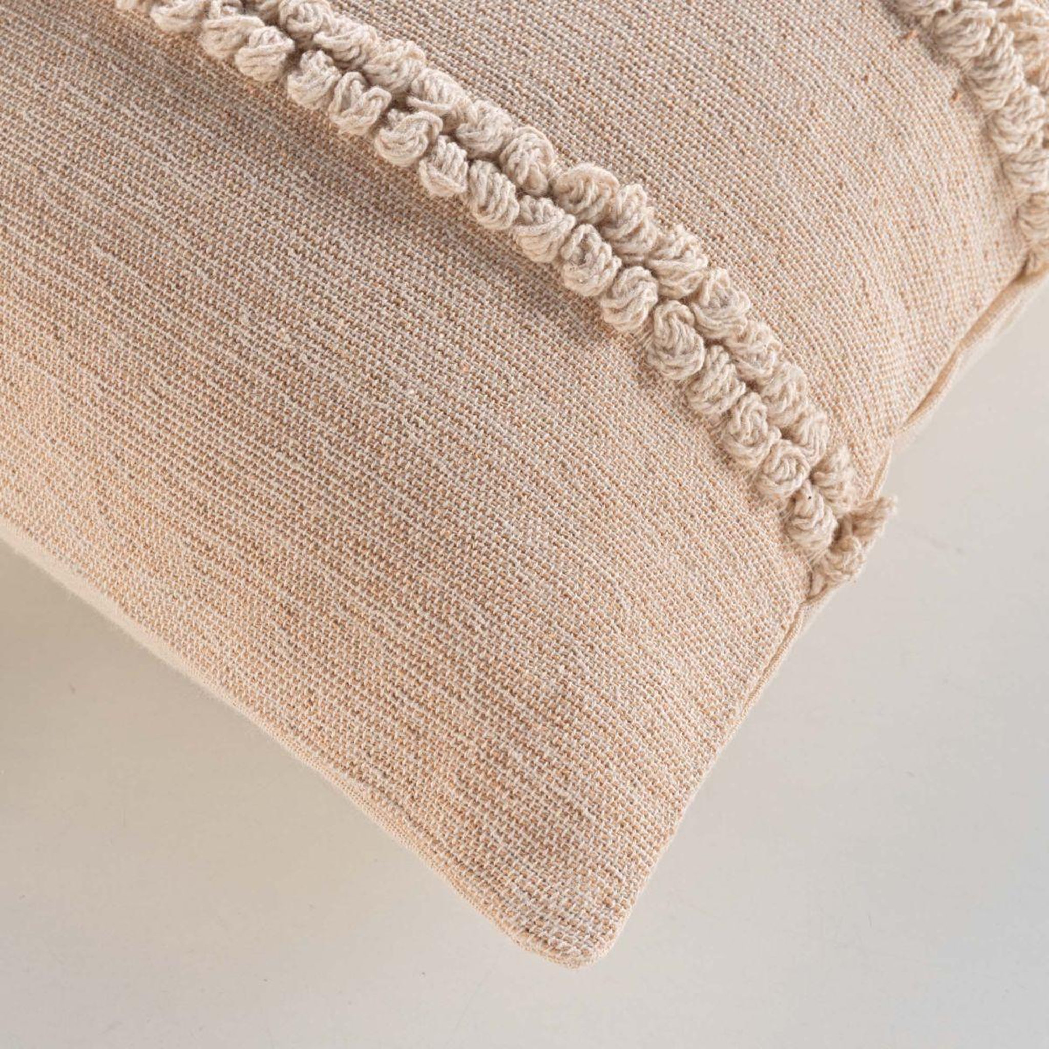 Voir la diapositive 3 : Douceur d'Intérieur Coussin déco  hilary  45x45cm naturel