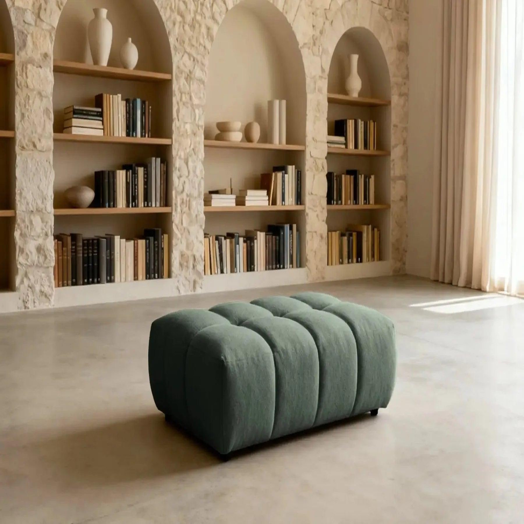 Voir la diapositive 2 : CASANOVA PARIS Alexia - pouf tissu bouclette