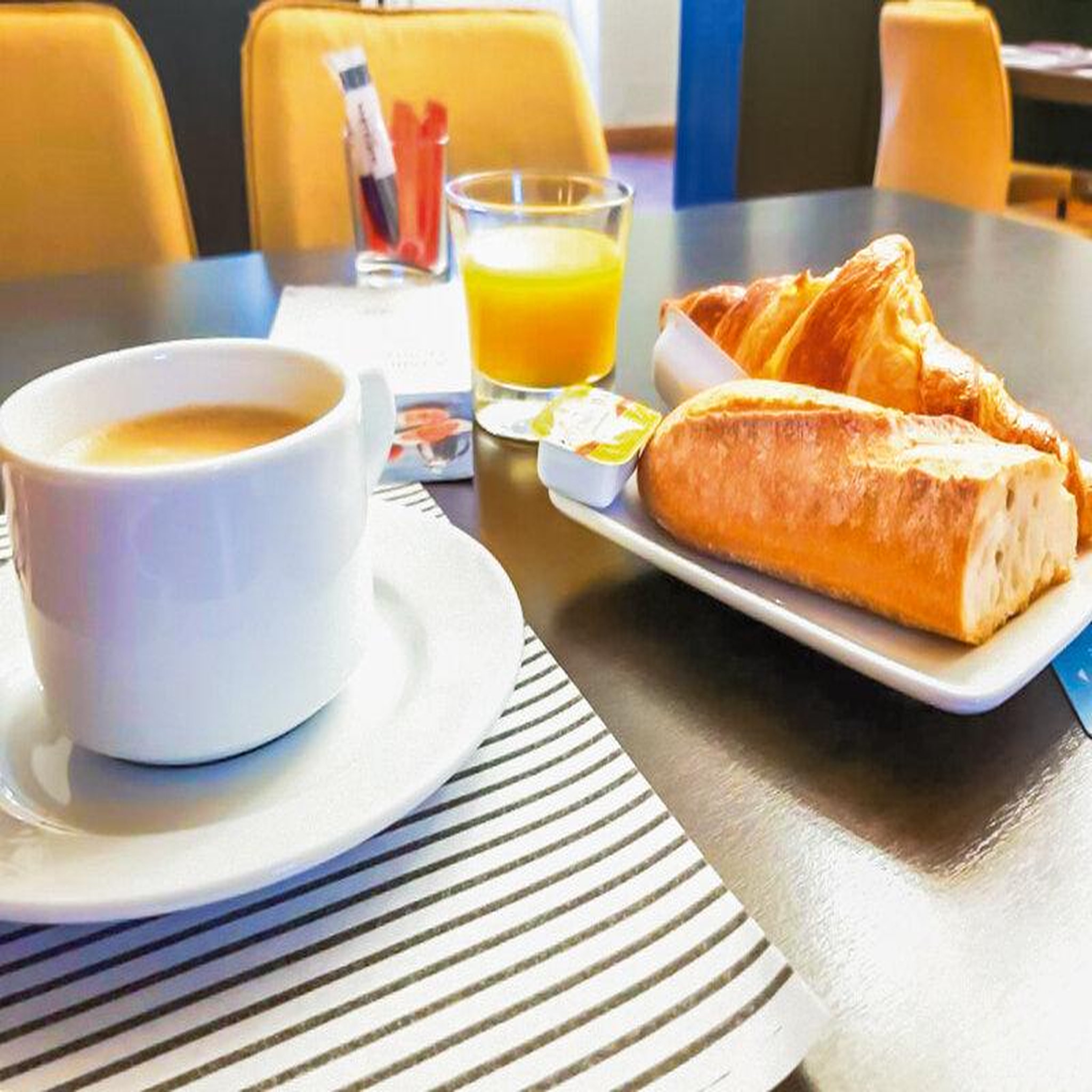 Voir la diapositive 4 : Smartbox Séjour en famille en hôtel mercure 4* aux portes d'aix-en-provence - coffret cadeau séjour