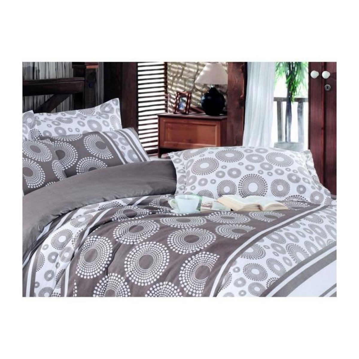 GENERIQUE Parure de lit - 1 housse de couette 220 x 240 cm + 2 taies d'oreiller 60 x 60 cm - 100% coton renforcé - Brun