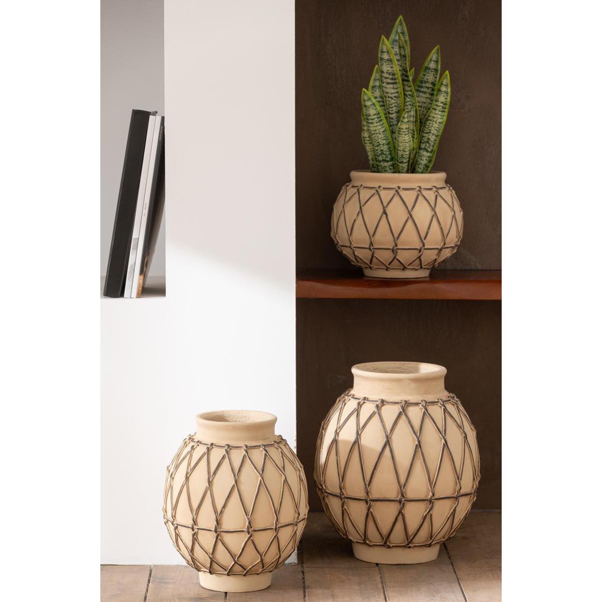 Voir la diapositive 3 : J-LINE Cache-Pot en Ciment  Berbere  35cm Beige