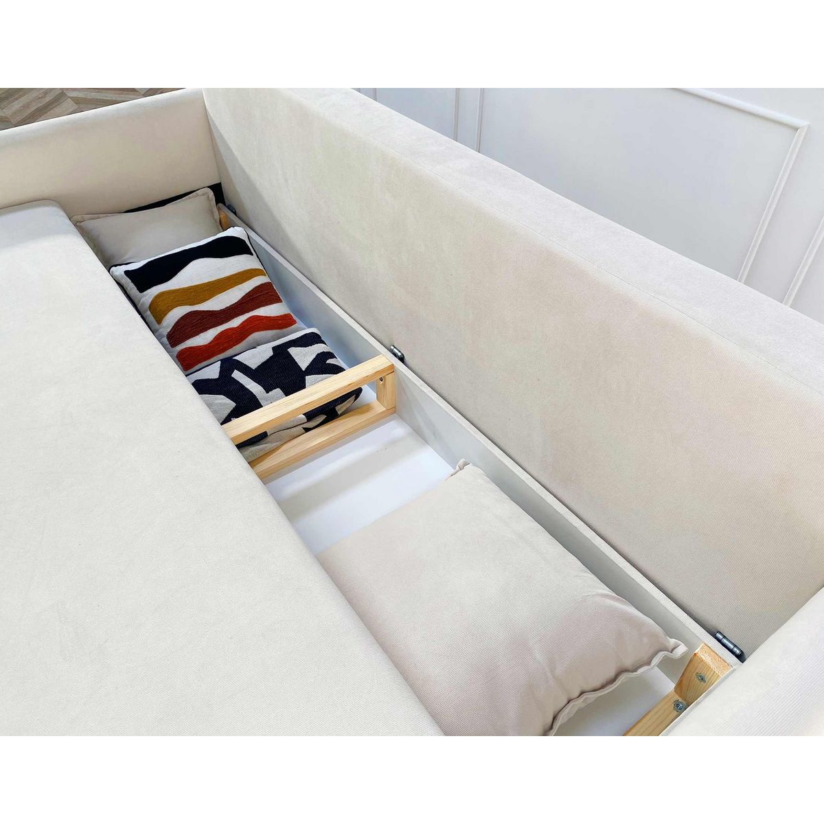 LISA DESIGN Apia - canapé 3 places - convertible avec coffre - en velours