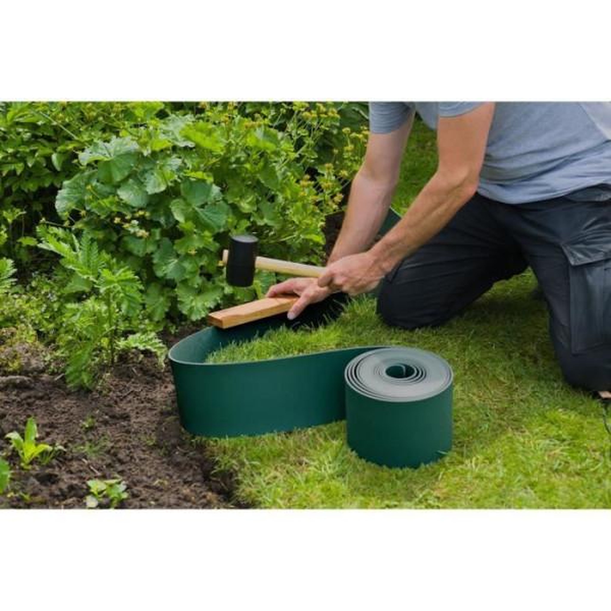 Voir la diapositive 5 : NATURE Bordure de jardin en polypropylene NATURE - Epaisseur 3 mm - H 15 cm x 10 m - Vert