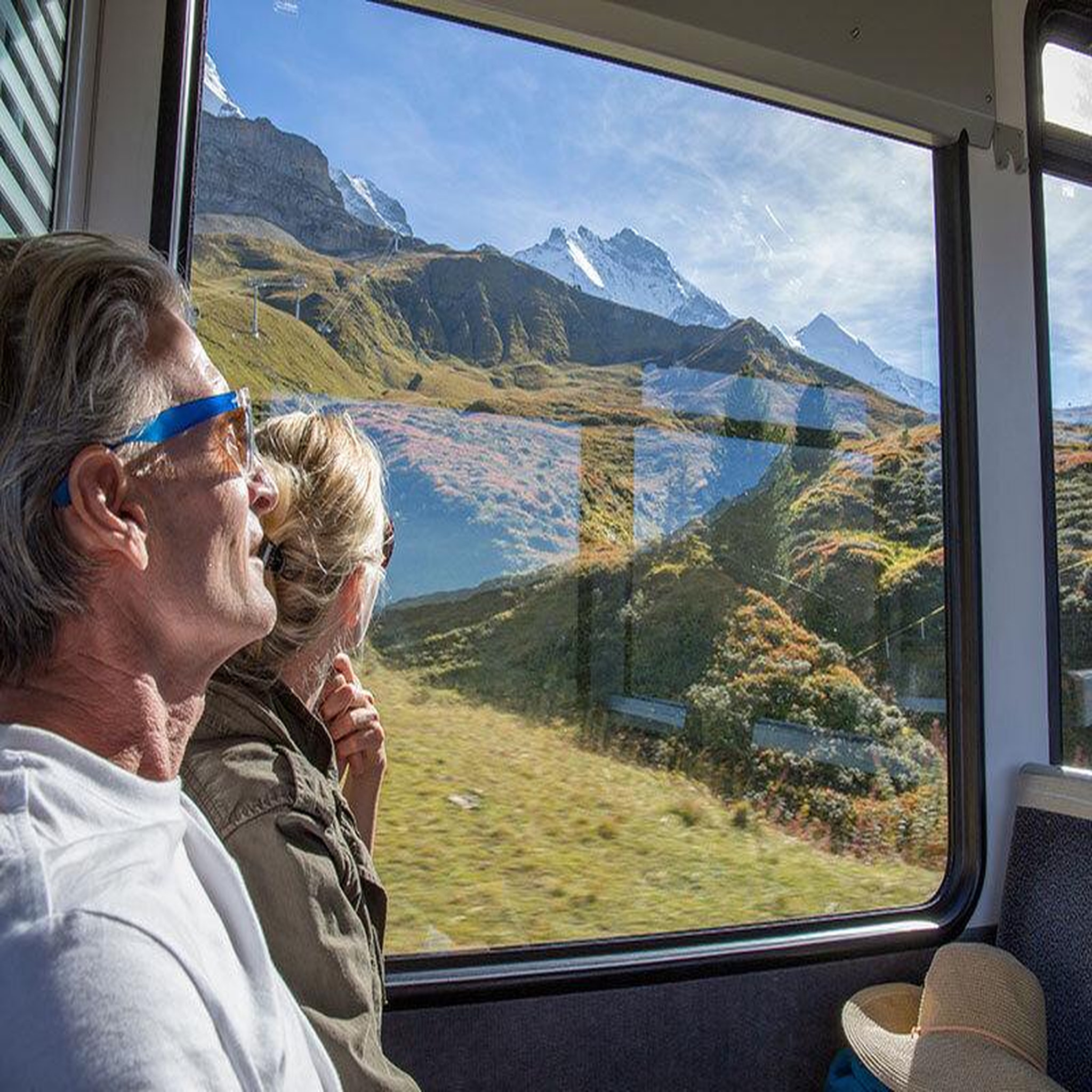 Voir la diapositive 3 : Smartbox L'europe en train : pass interrail de 7 jours - coffret cadeau sport & aventure