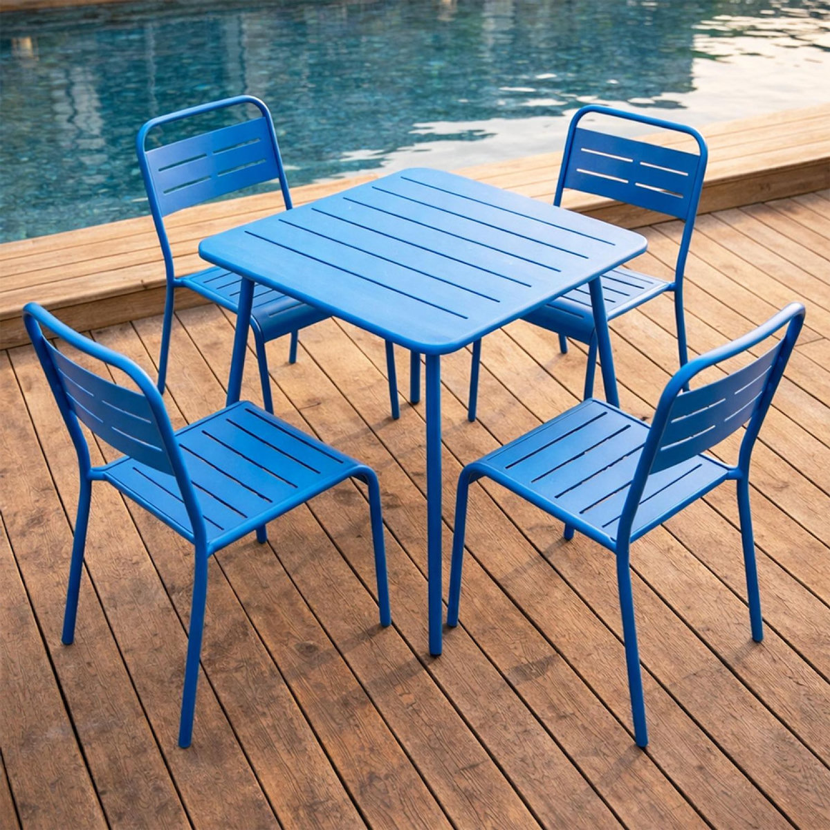 CONCEPT USINE Ensemble table de jardin carrée et 4 chaises bleu BERGAME