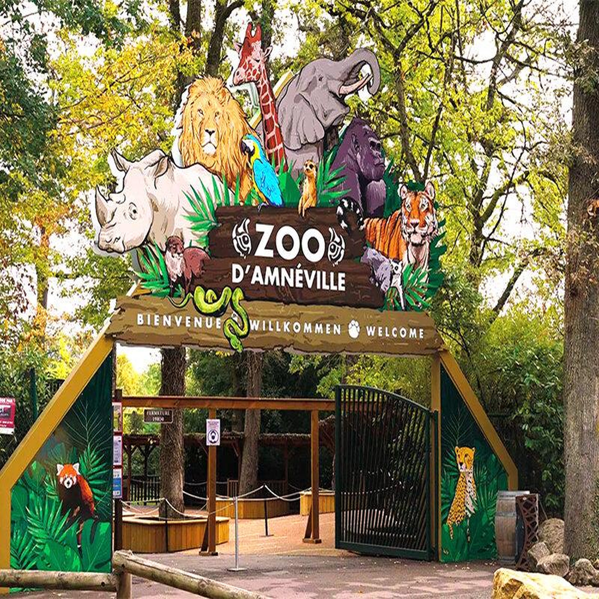 Voir la diapositive 4 : Smartbox Journée au parc zoologique d'amnéville en famille - coffret cadeau sport & aventure