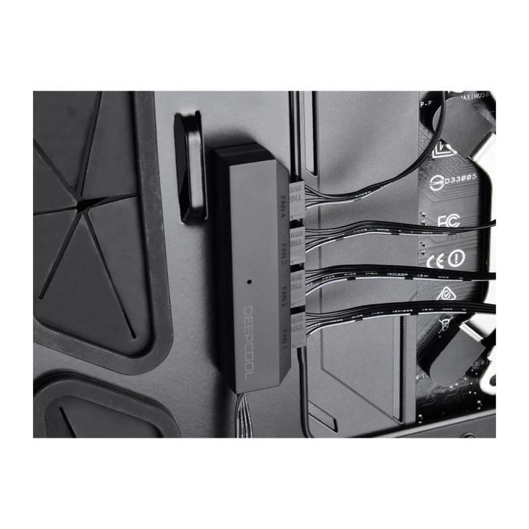 Voir la diapositive 3 : Deepcool DEEPCOOL FH-04 - HUB PWM pour ventilateurs