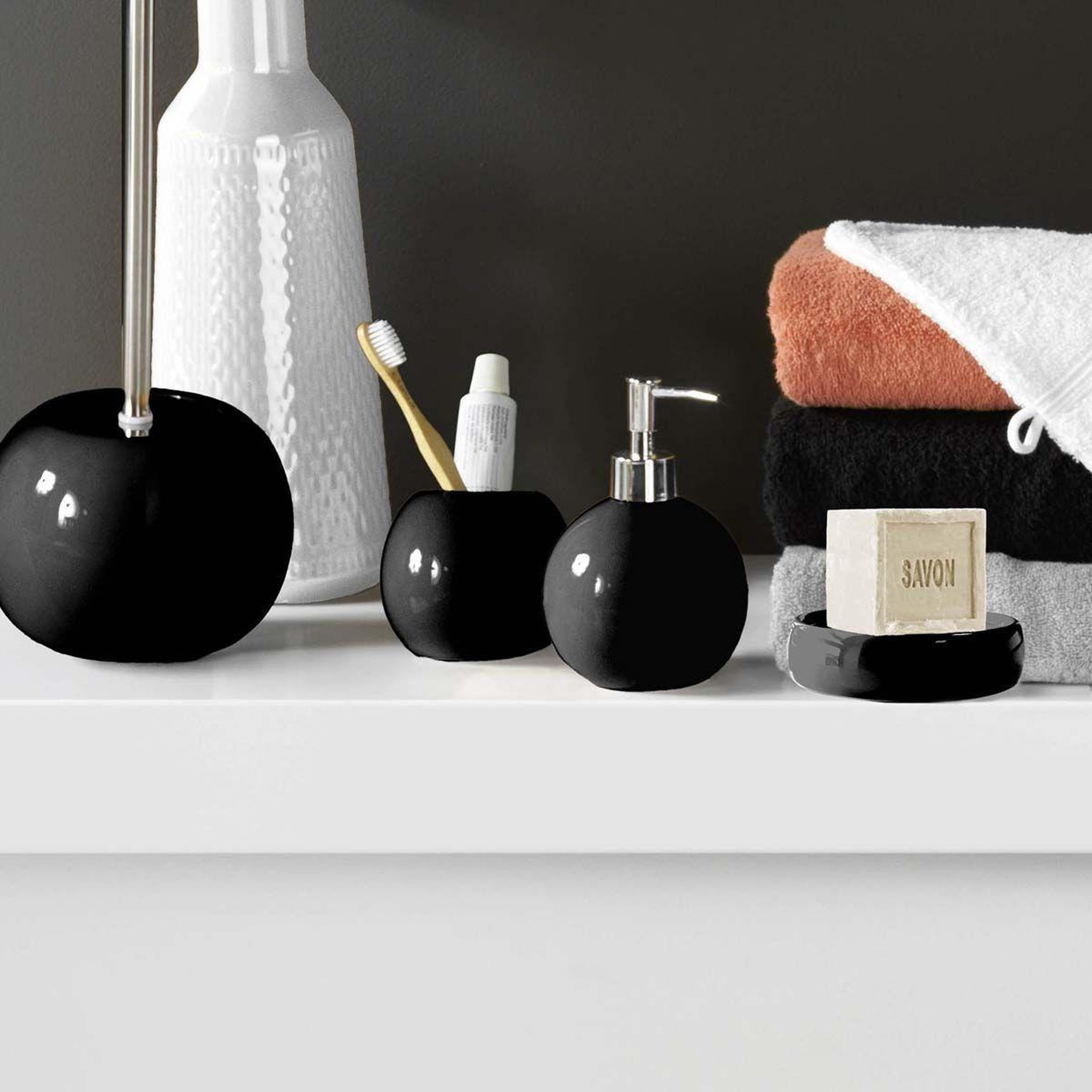Voir la diapositive 3 : Douceur d'Intérieur Brosse wc design  bullea  37cm noir
