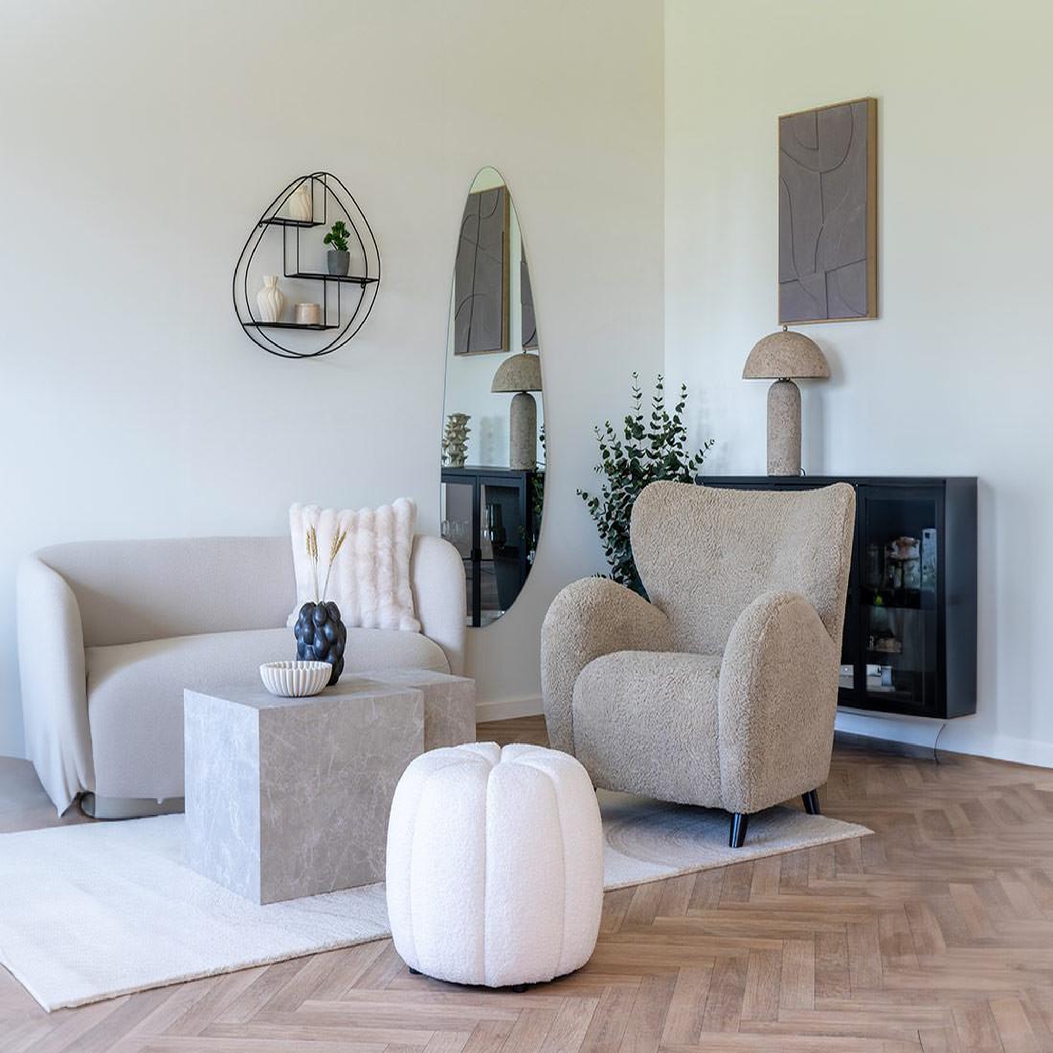 Voir la diapositive 6 : BEST MOBILIER Helda - pouf - en tissu bouclette