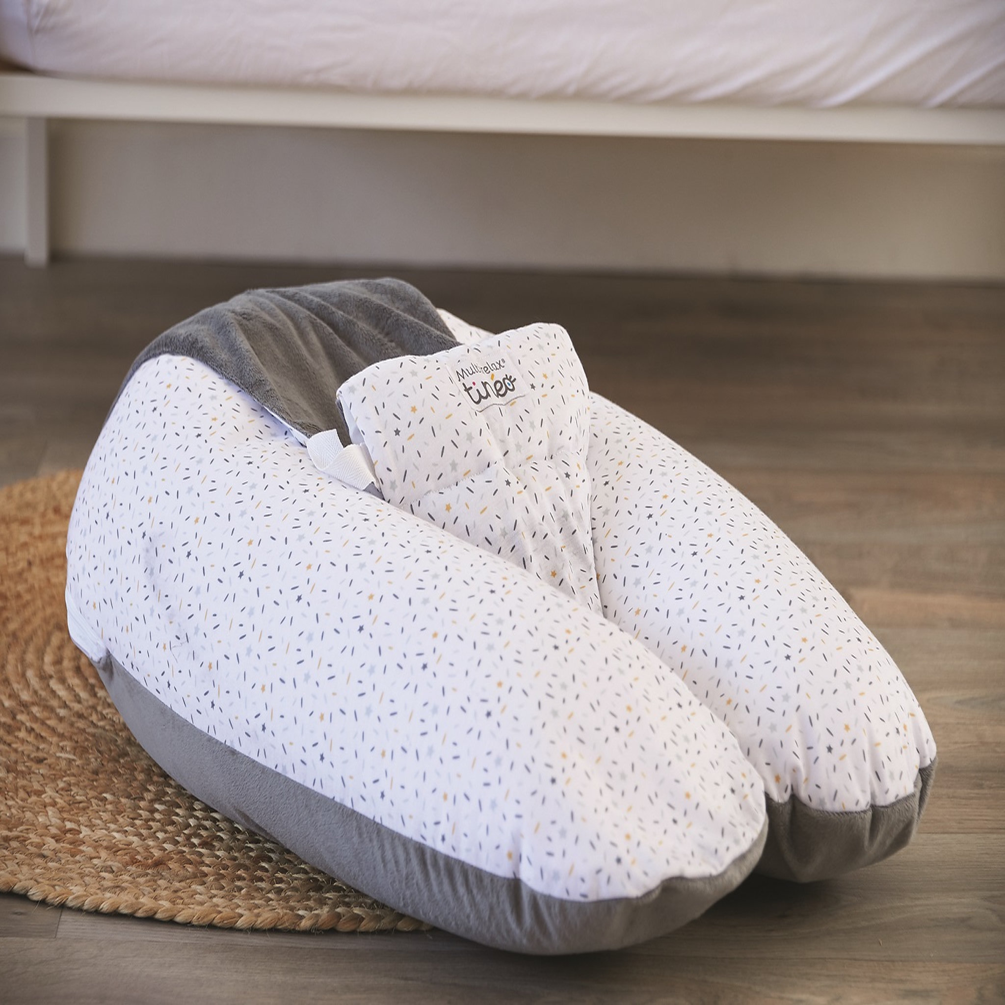 Voir la diapositive 3 : TINEO Coussin de maternité Multirelax en velours gris
