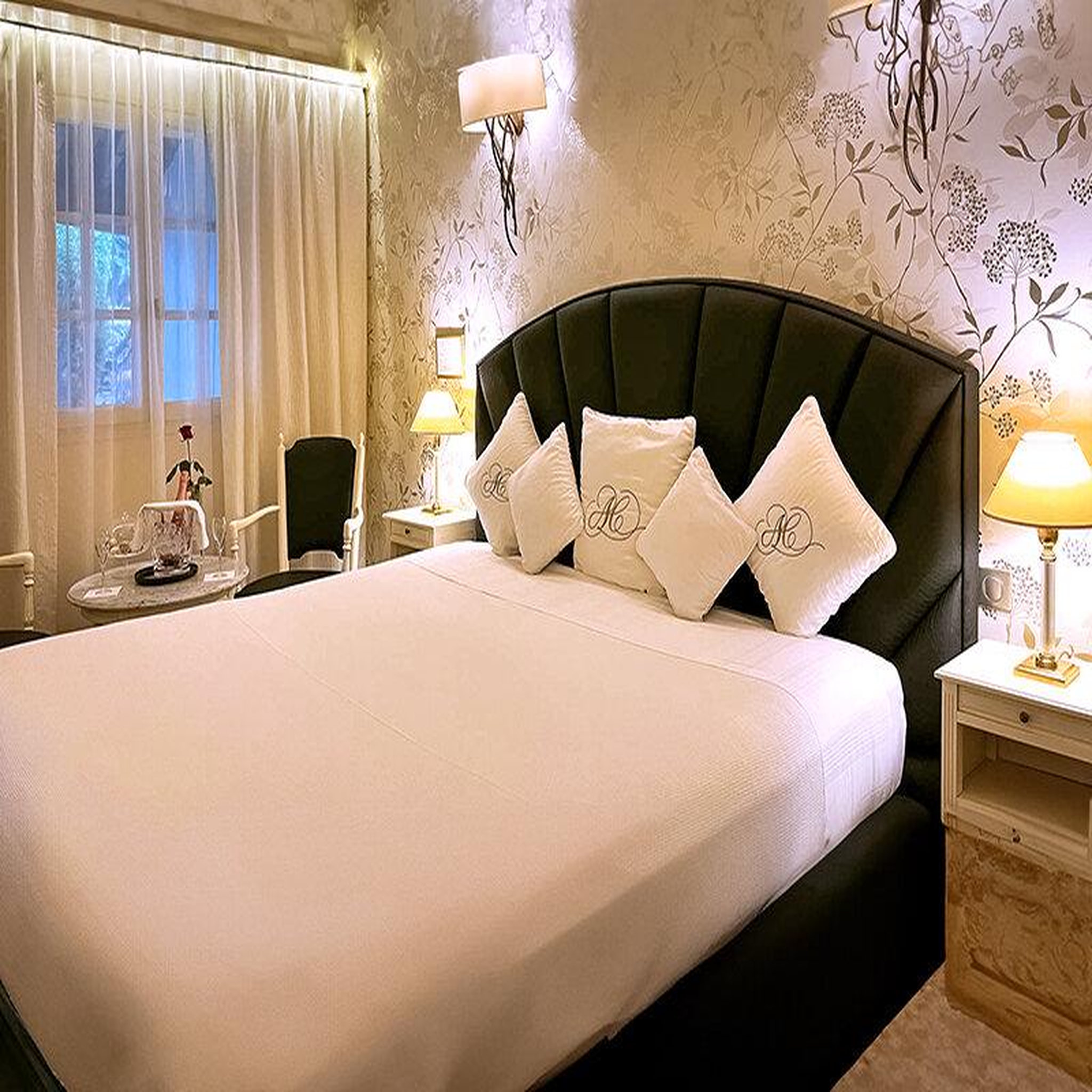 Voir la diapositive 2 : Smartbox 2 jours en auberge 5* avec dîner gastronomique et spa près d'avignon - coffret cadeau séjour