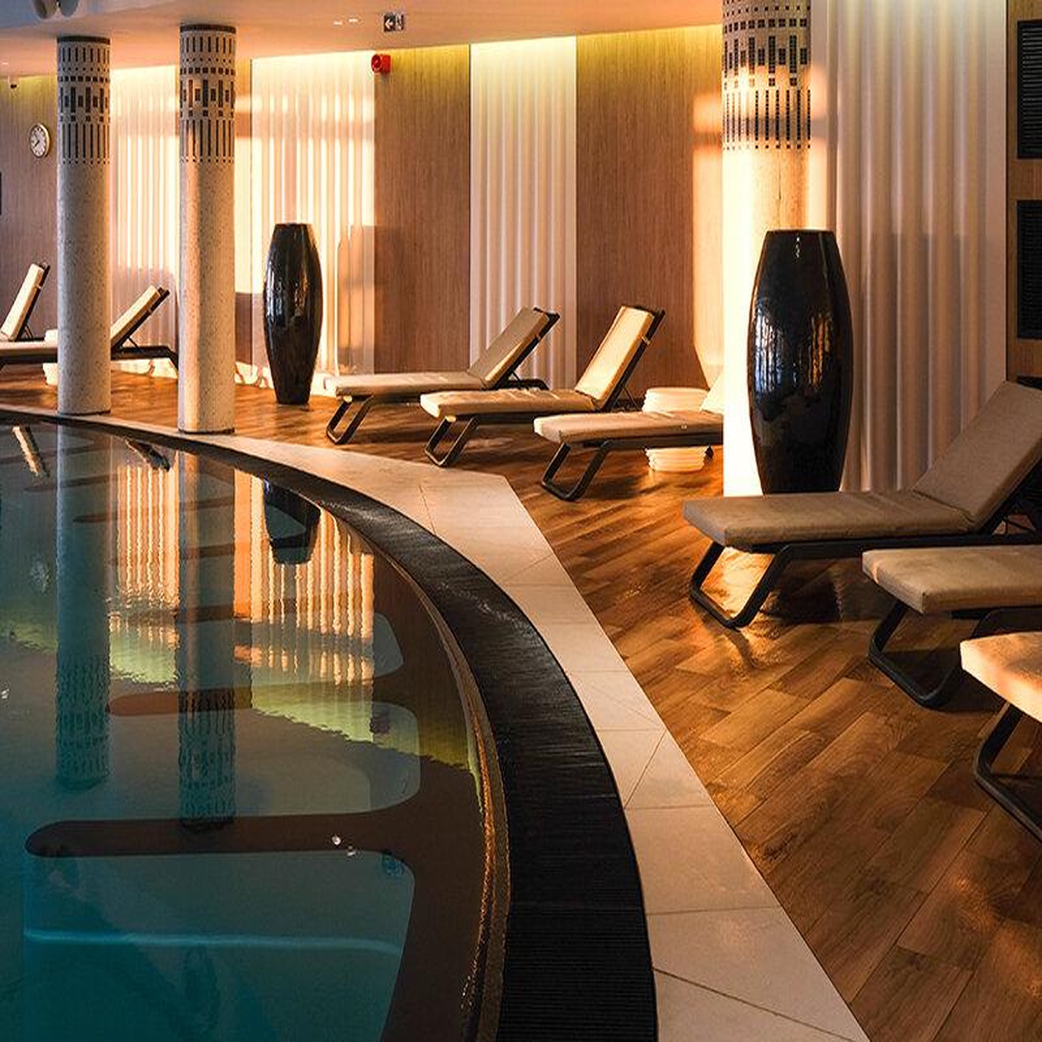 Voir la diapositive 4 : Smartbox Thalazur saint-jean-de-luz 4 étoiles : 1 nuit avec accès spa marin et soin - coffret cadeau séjour