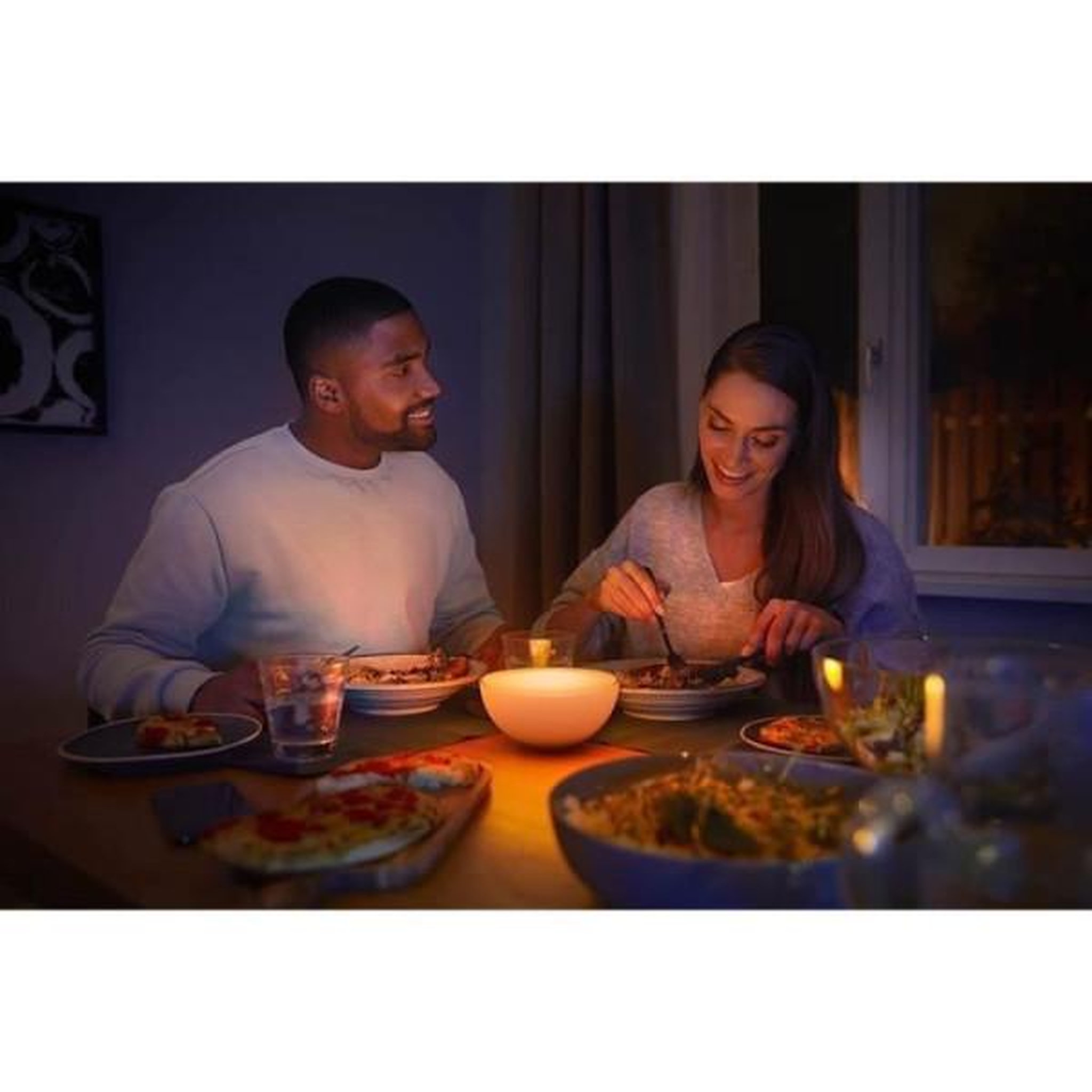 Voir la diapositive 6 : PHILIPS HUE Lampe connectée go white&color ambiance