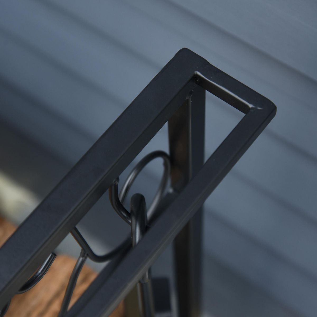 HOMCOM Serviteur de cheminée - porte bûches - range bûches multi accessoires étagère 75L x 30l x 60H cm acier noir