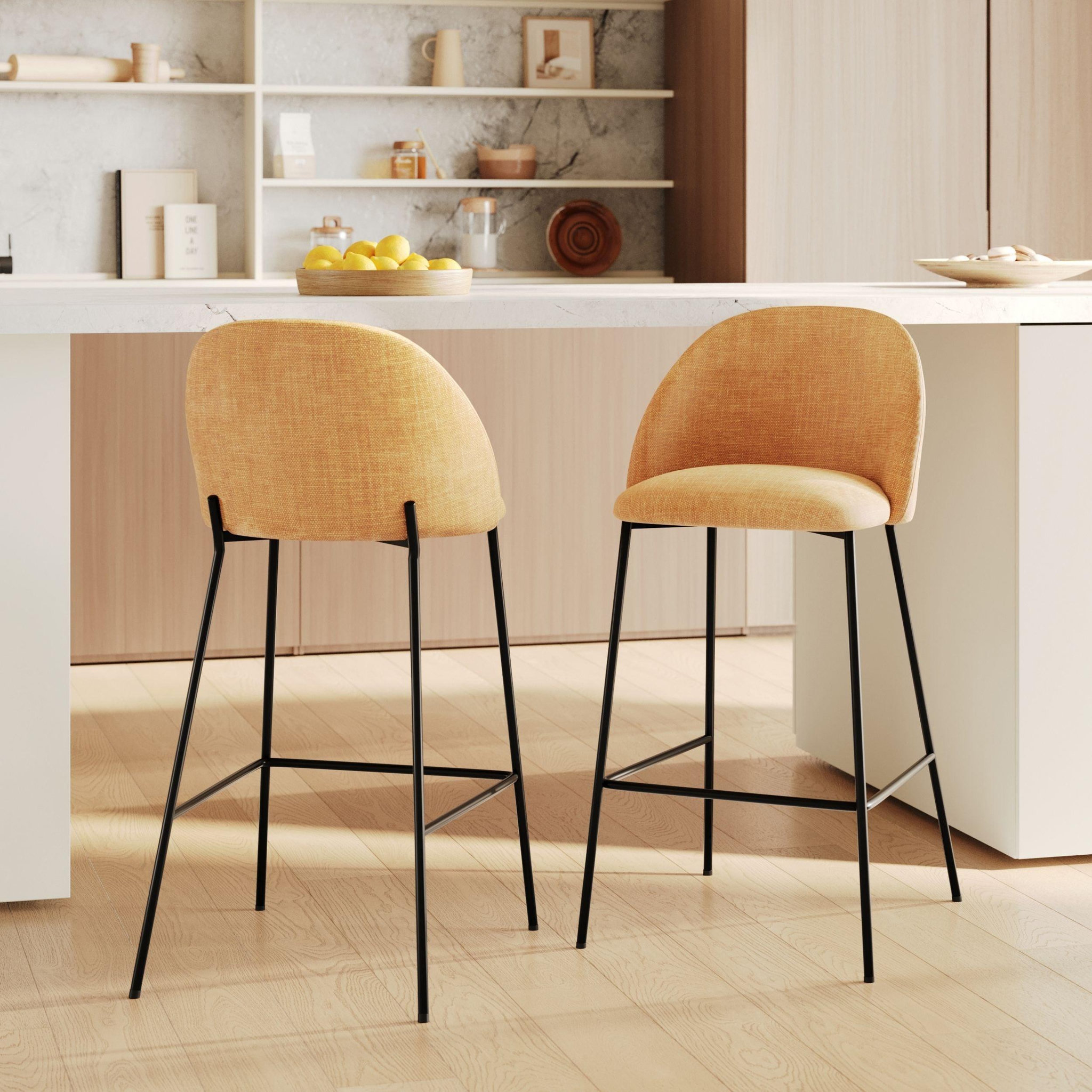 Voir la diapositive 2 : MAISON PAVANE Lot de 2 chaises pour ilot central 66,5 cm en tissu jaune moutarde-karl