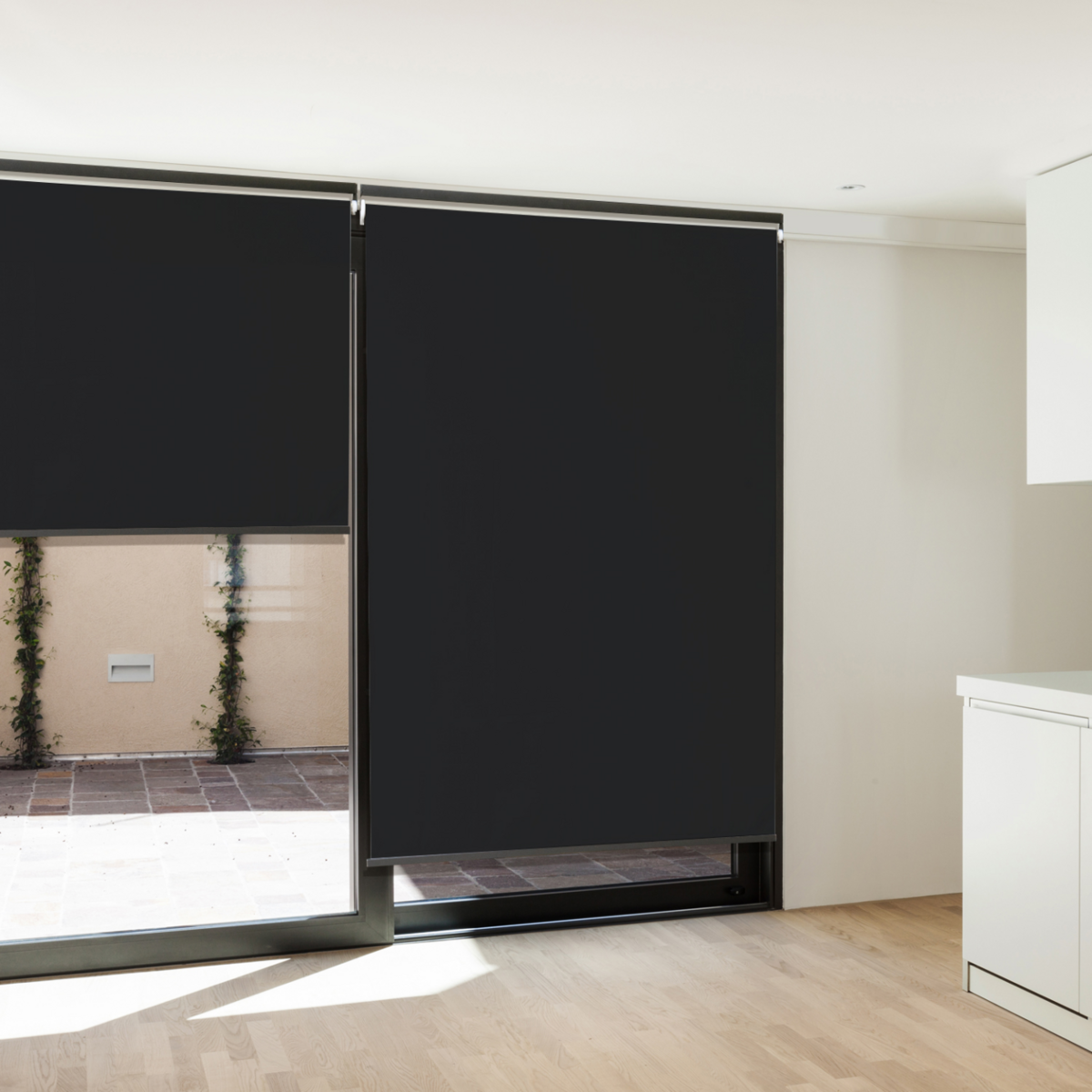 ID MARKET Lot de 2 stores enrouleurs L.124 x H. 225 CM pour pergola noir