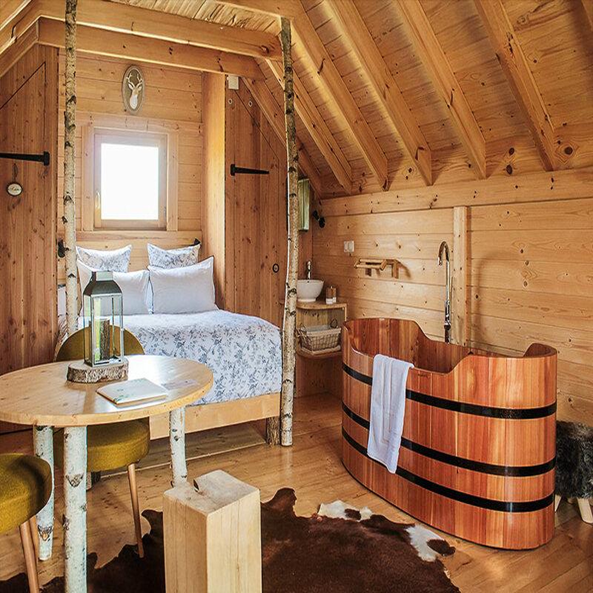 Voir la diapositive 2 : Smartbox 3 jours insolites en cabane avec accès au bain nordique au château près de bordeaux - coffret cadeau séjour