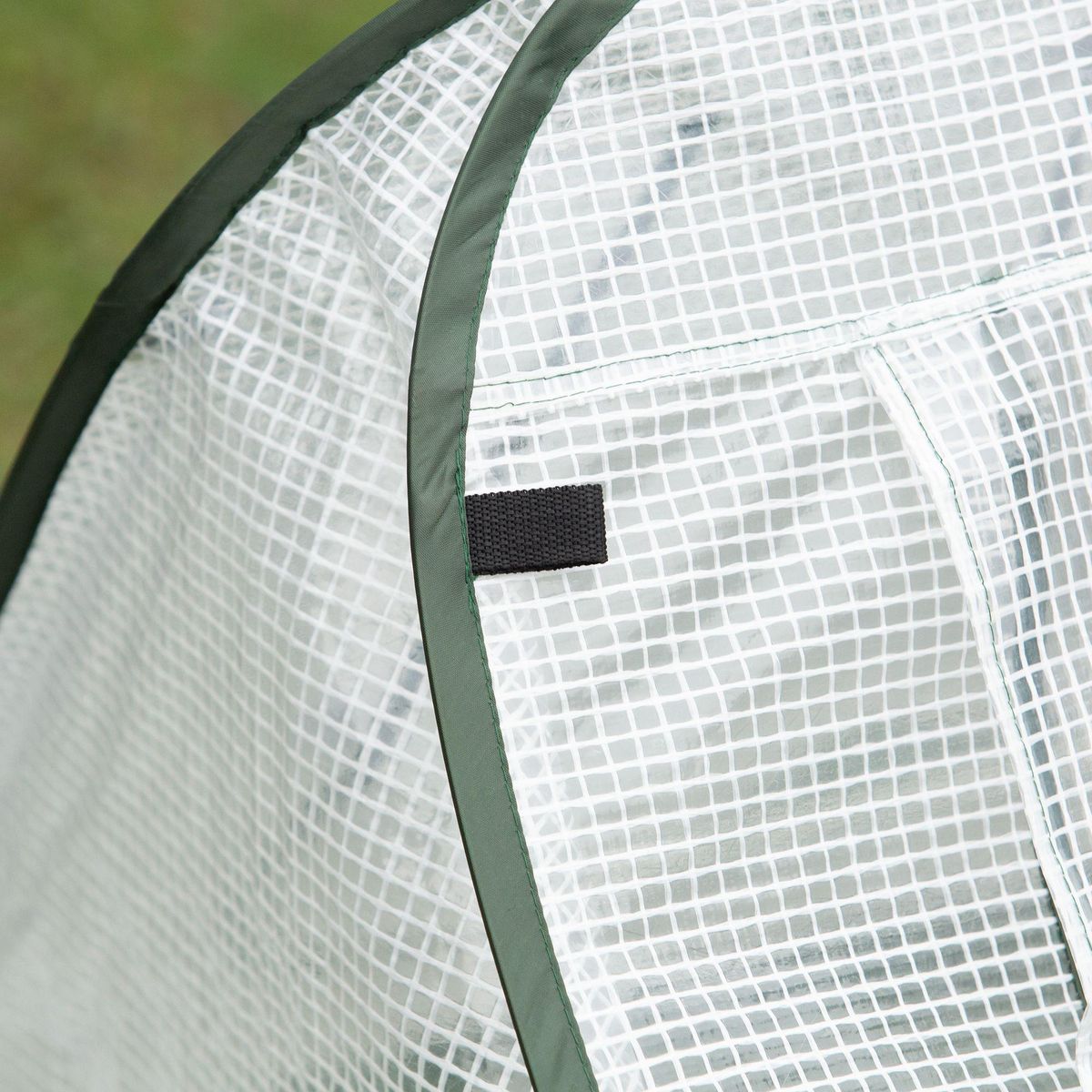 OUTSUNNY Mini serre pop-up de jardin - serre à tomates - 4 fenêtres + 4 portes zippées enroulable - dim. 2,4L x 1,2l x 0,75H m - sac transport inclus - PE blanc vert