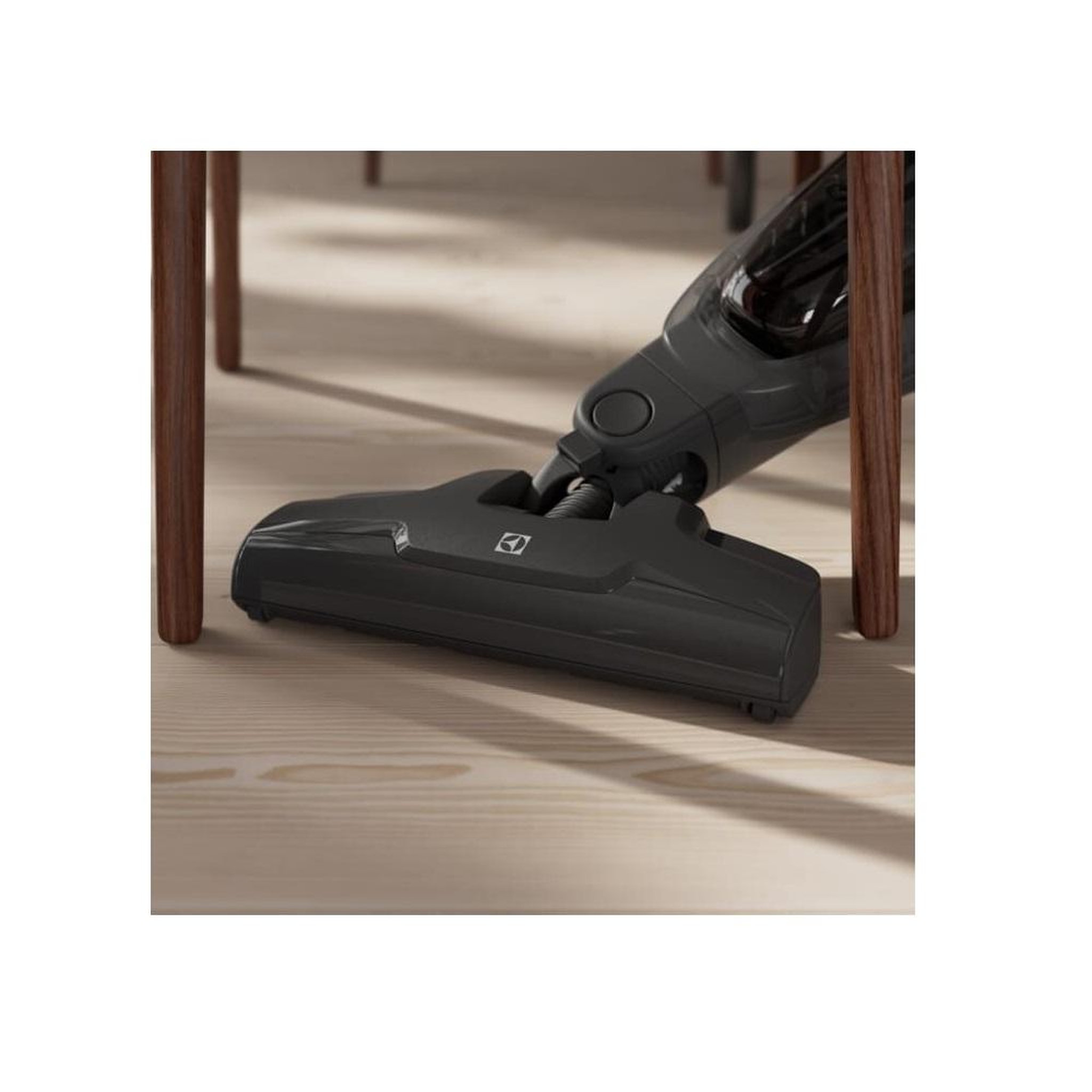 Voir la diapositive 4 : ELECTROLUX Aspirateur balai rechargeable 2en1 18v - es31cb18sh