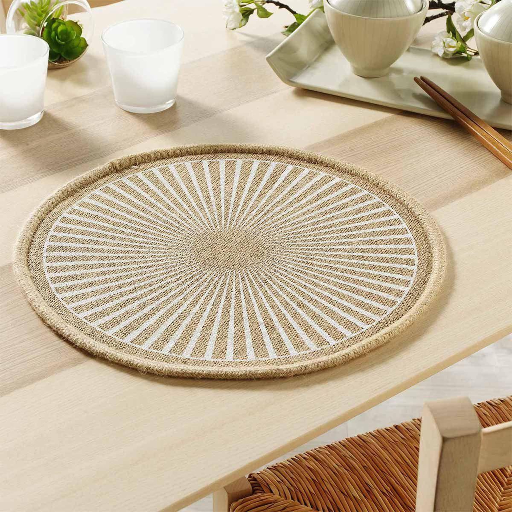 Voir la diapositive 4 : Douceur d'Intérieur Set de table en jute  soleimio  38cm naturel