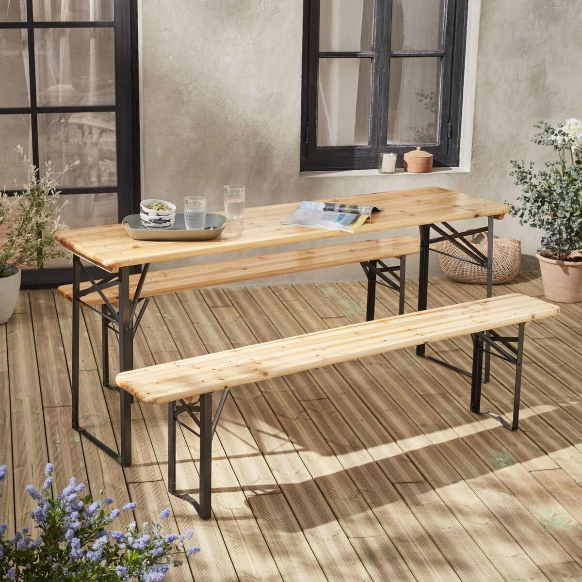 SWEEEK Table en bois 180cm avec 2 bancs – BAYONNE – Esprit brasserie. pliable. 6 personnes