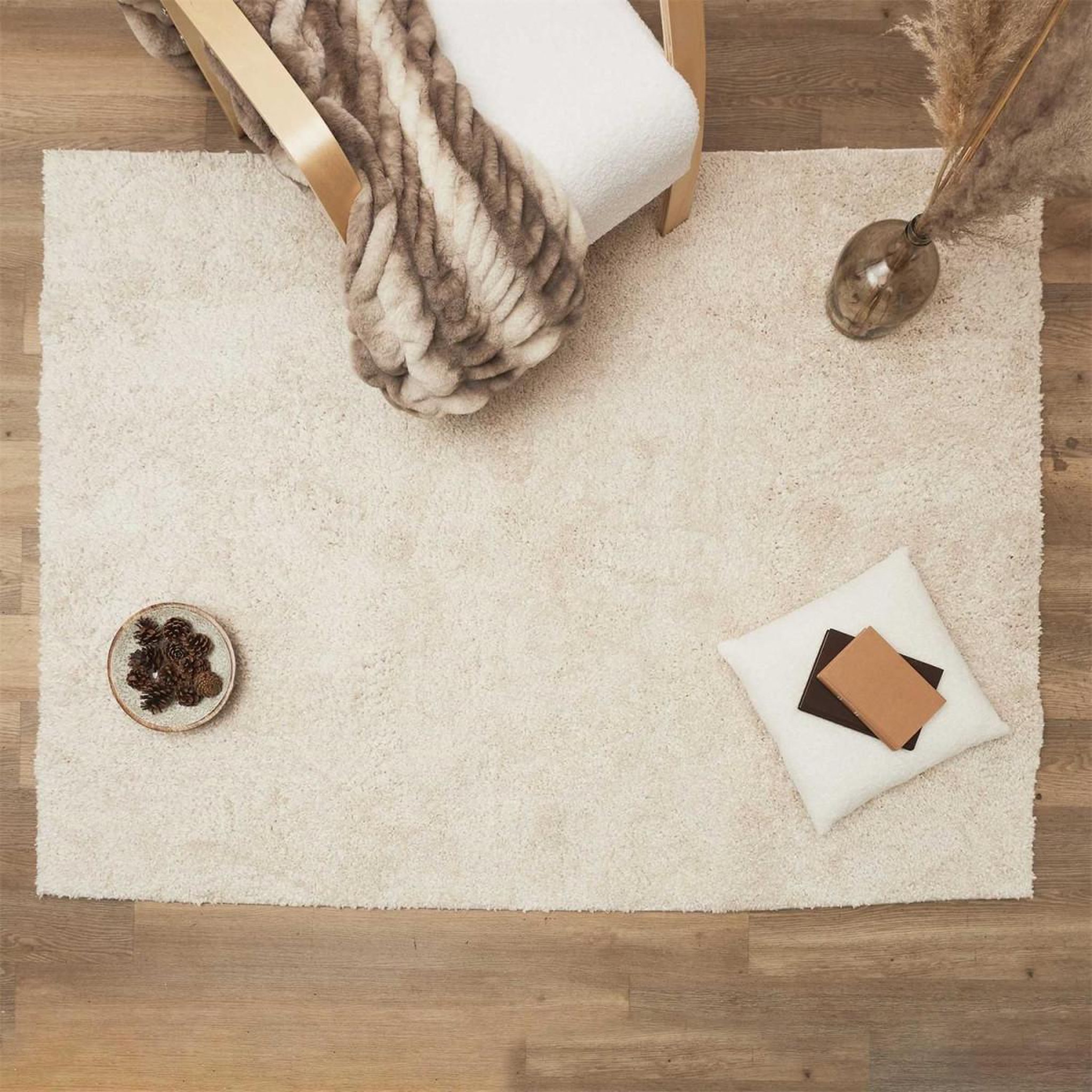 Voir la diapositive 6 : The Home Deco Factory Tapis déco  alaska  150x200cm beige
