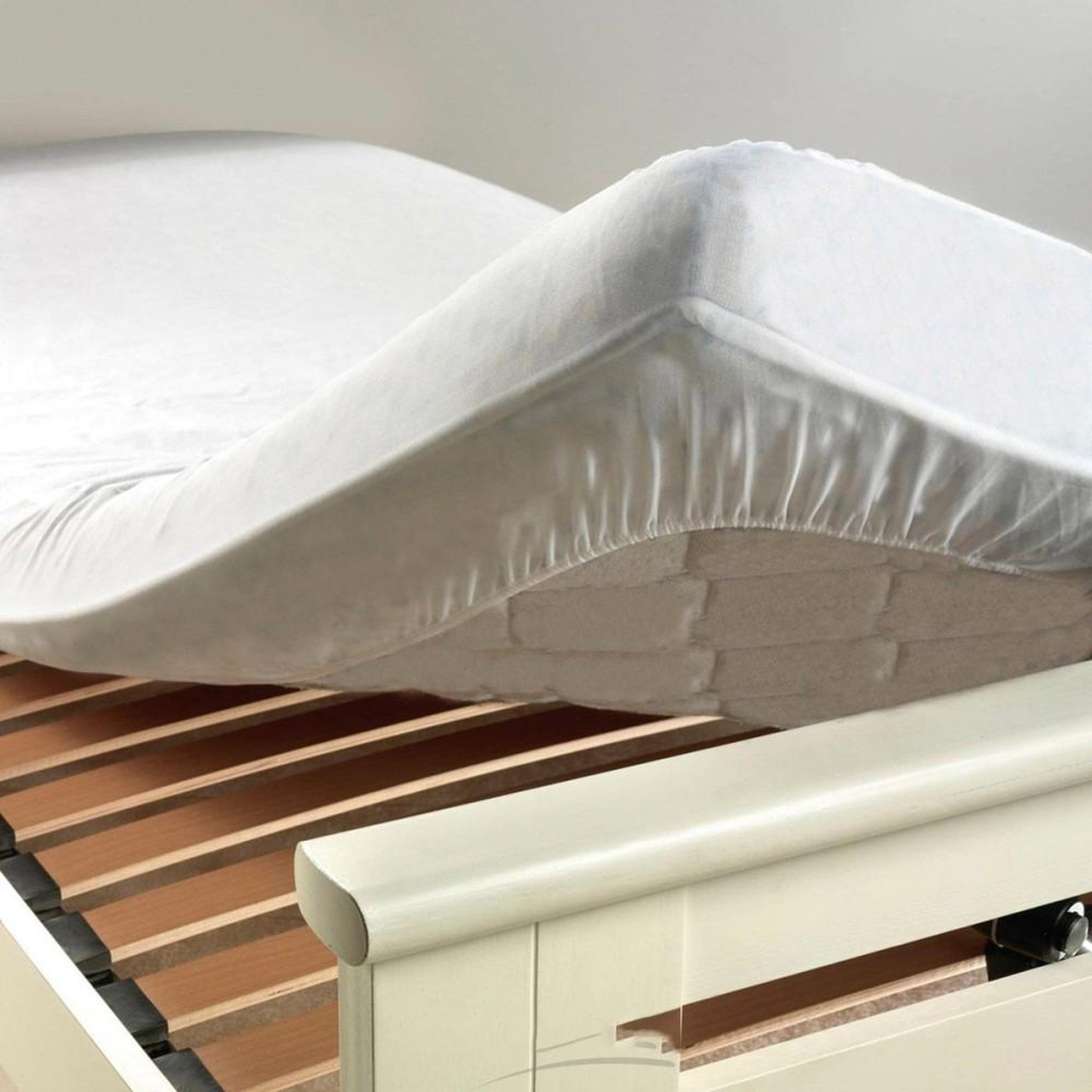 Douceur d'Intérieur Protège matelas éponge imperméable 140x190 bonnet 30 cm