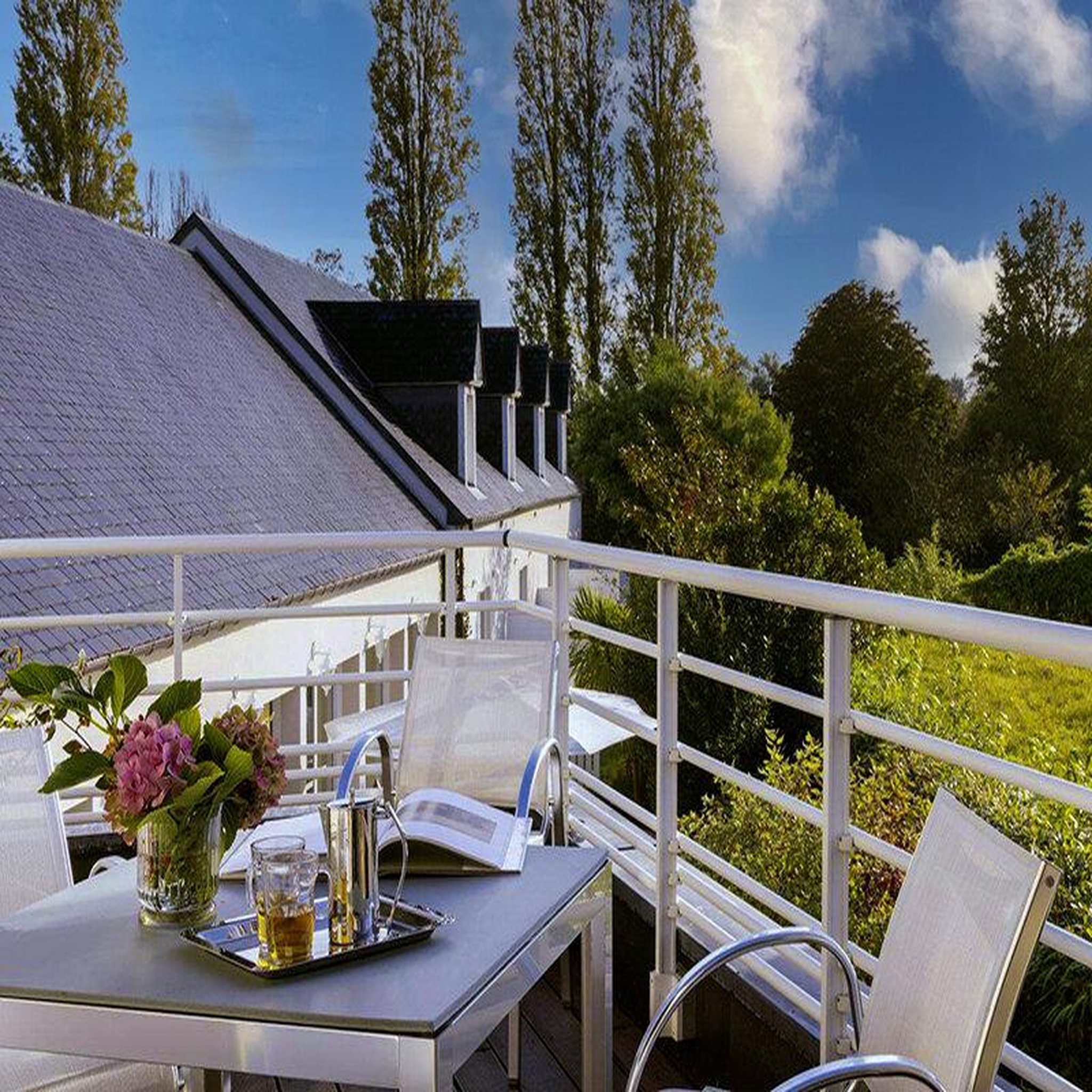 Voir la diapositive 3 : Smartbox 2 jours en hôtel 5* pour 2 près du mont saint-michel - coffret cadeau séjour
